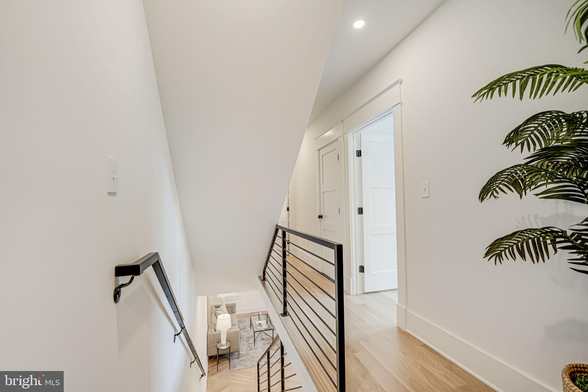 Real estate listing preview #18