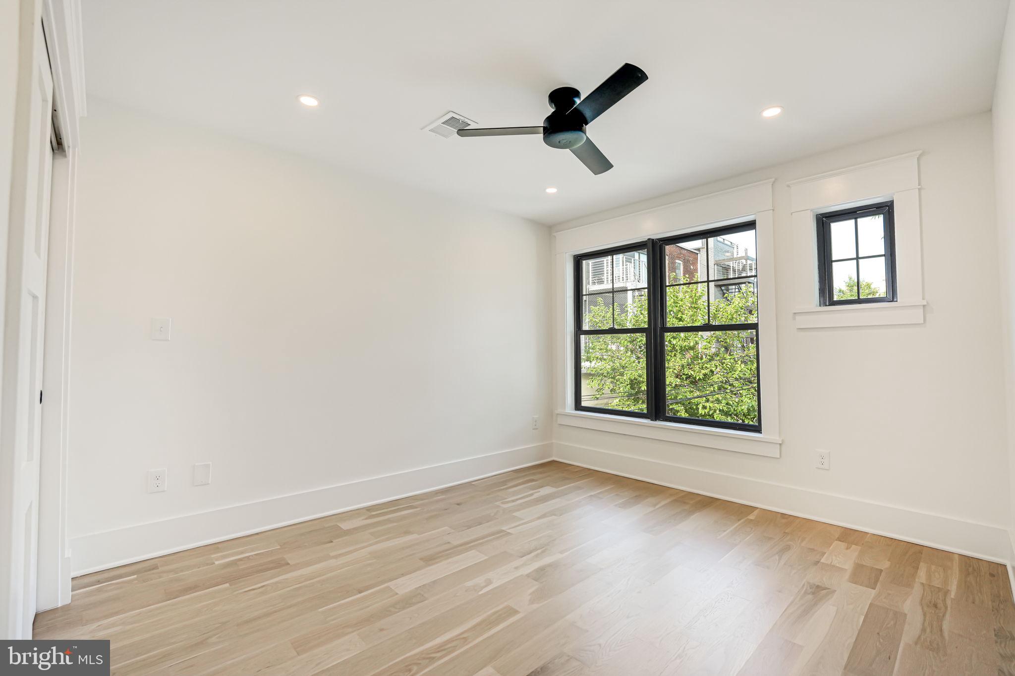 Real estate listing preview #19