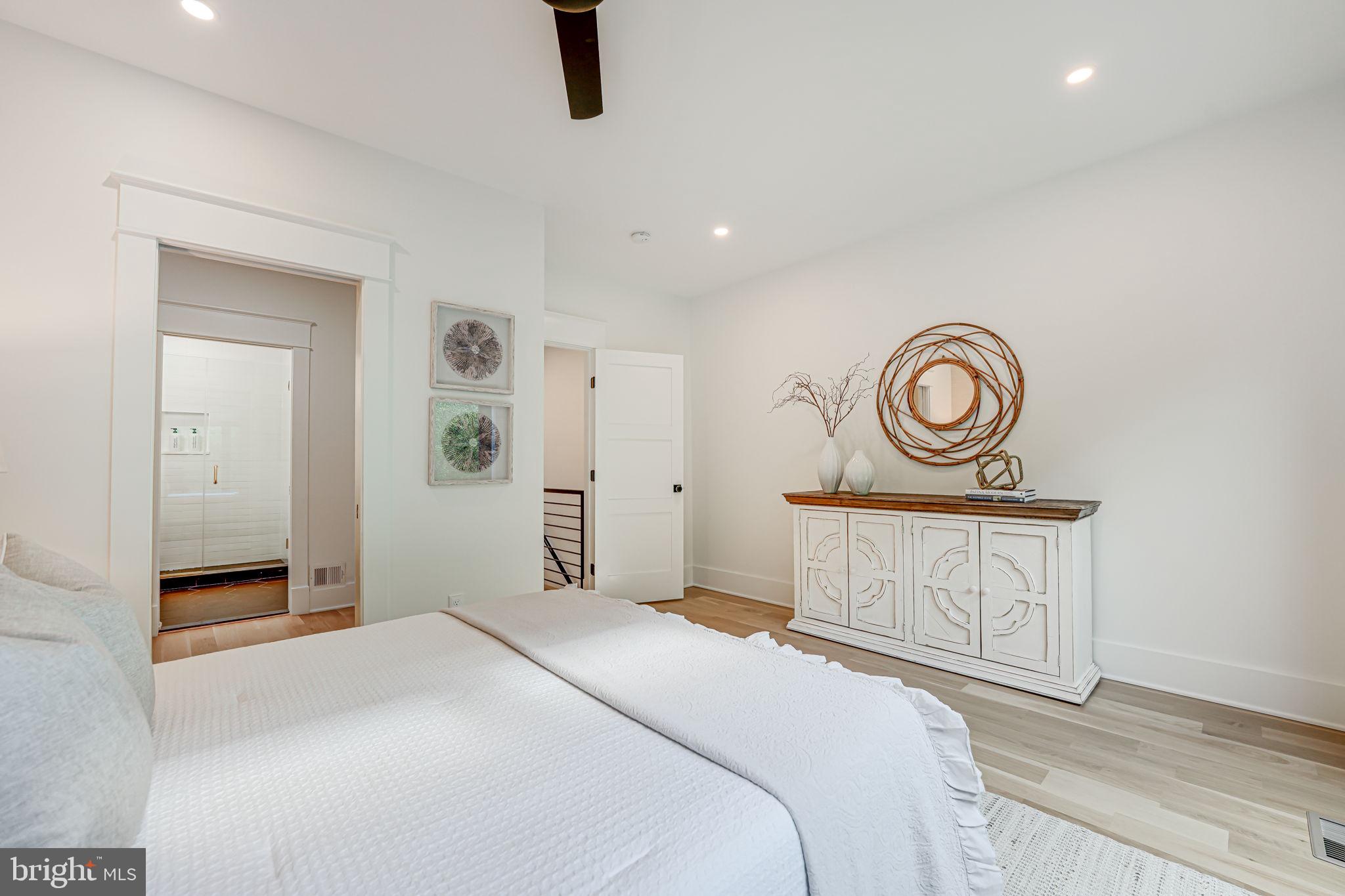 Real estate listing preview #38