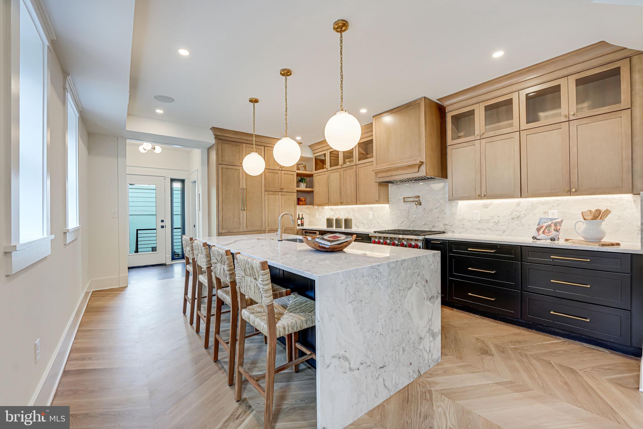 Real estate listing preview #12