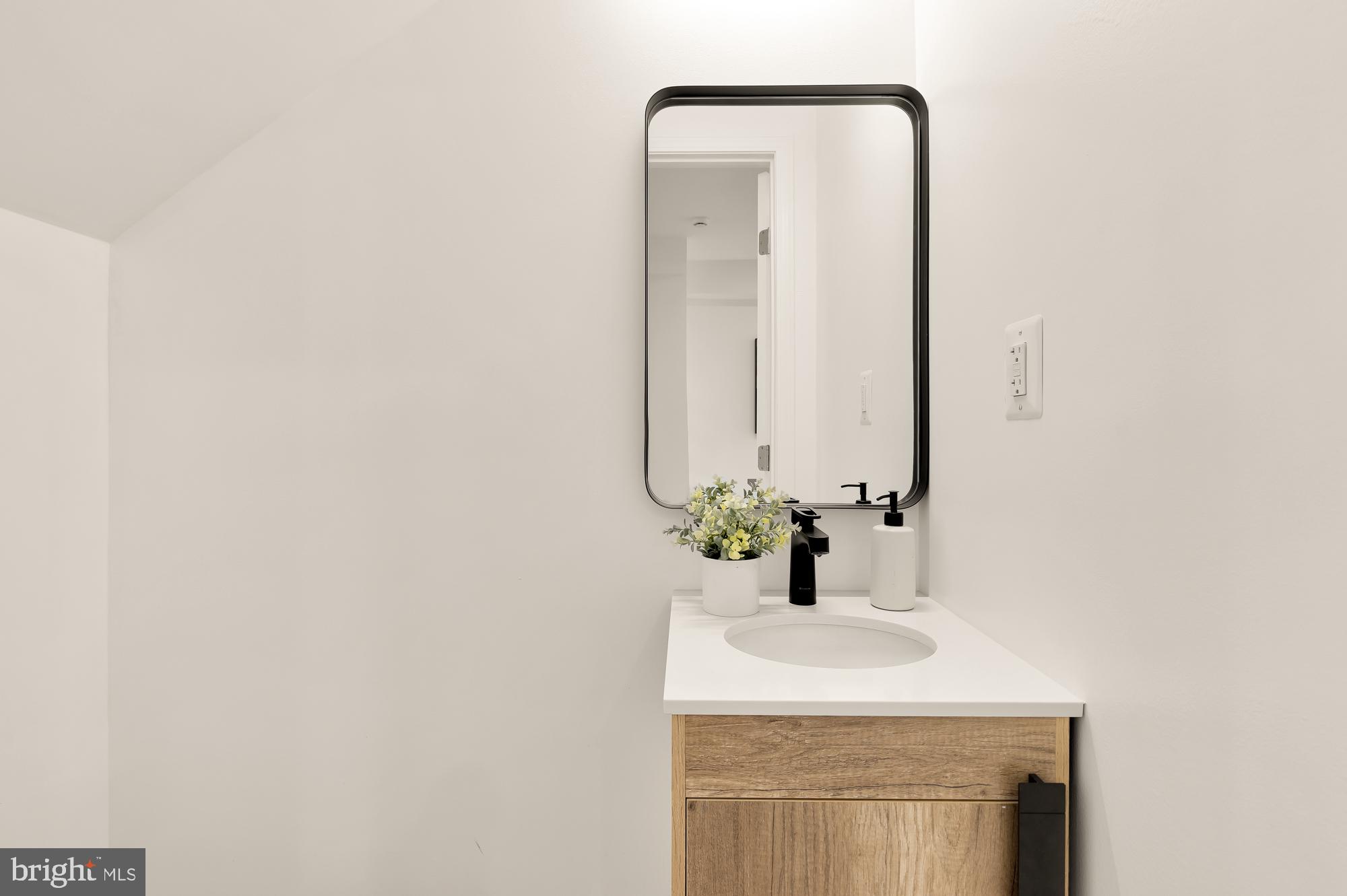 Real estate listing preview #15