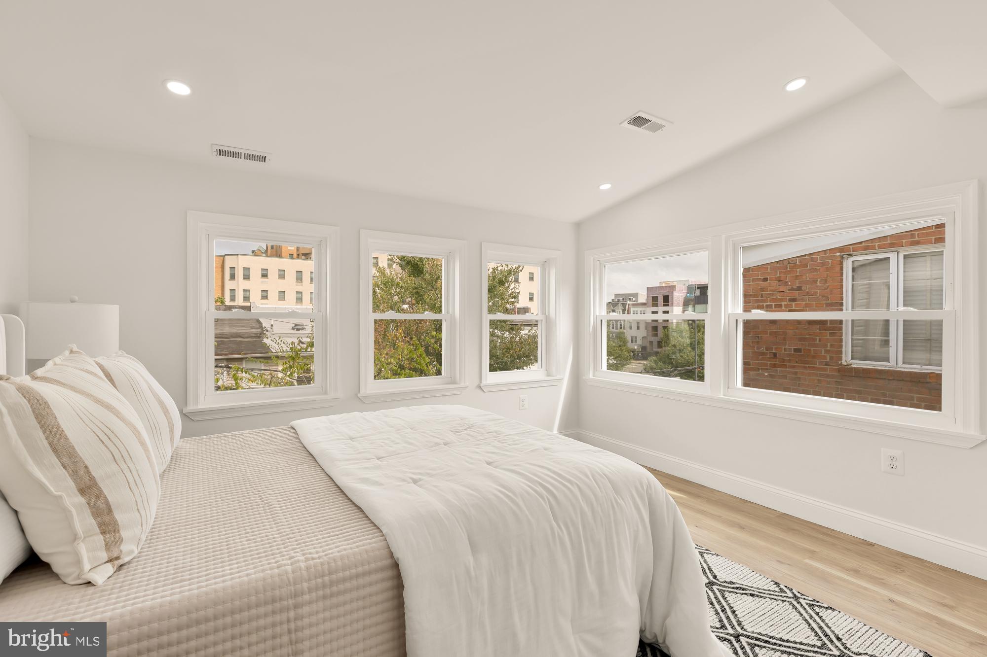 Real estate listing preview #41