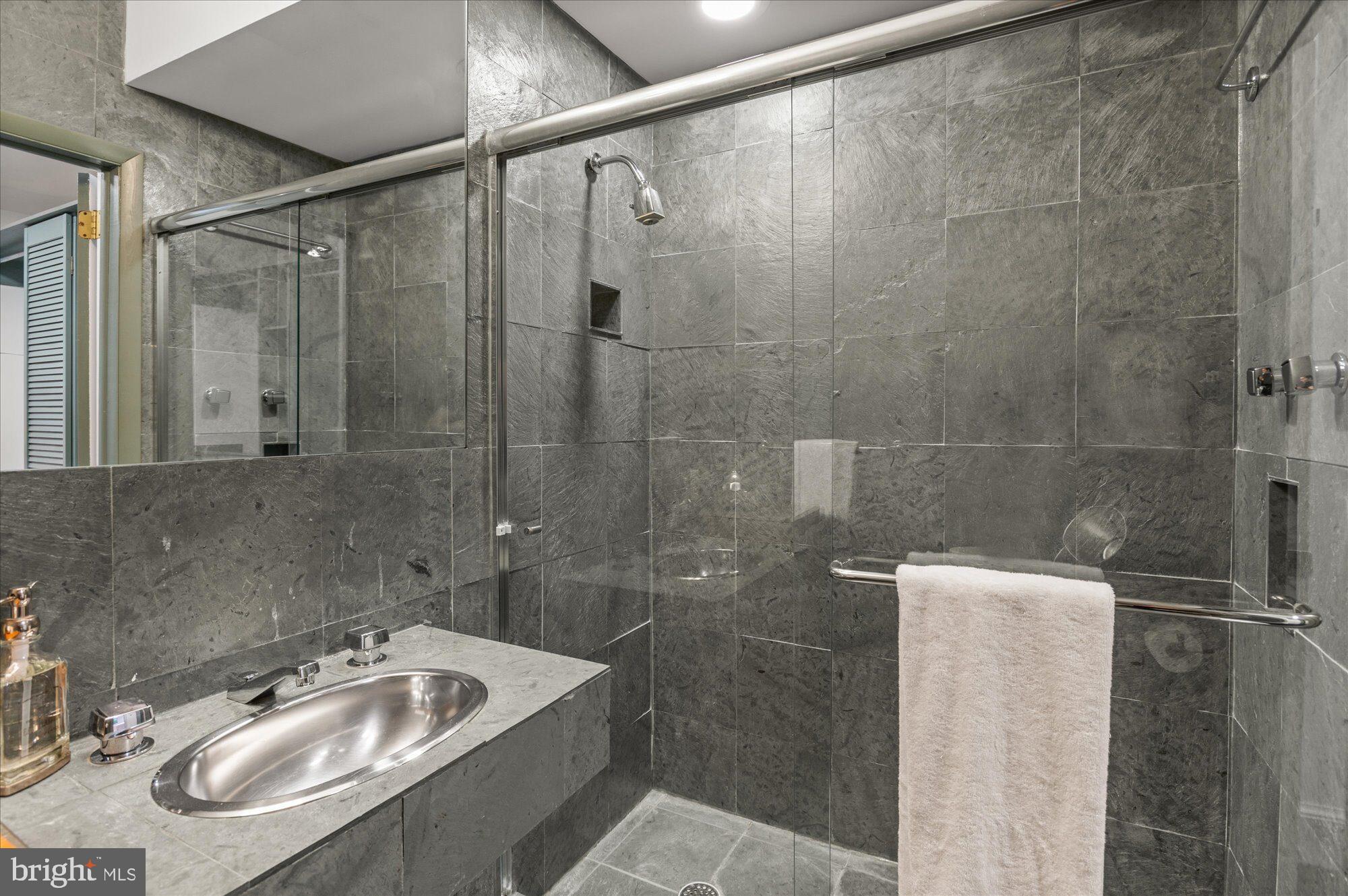 Real estate listing preview #13