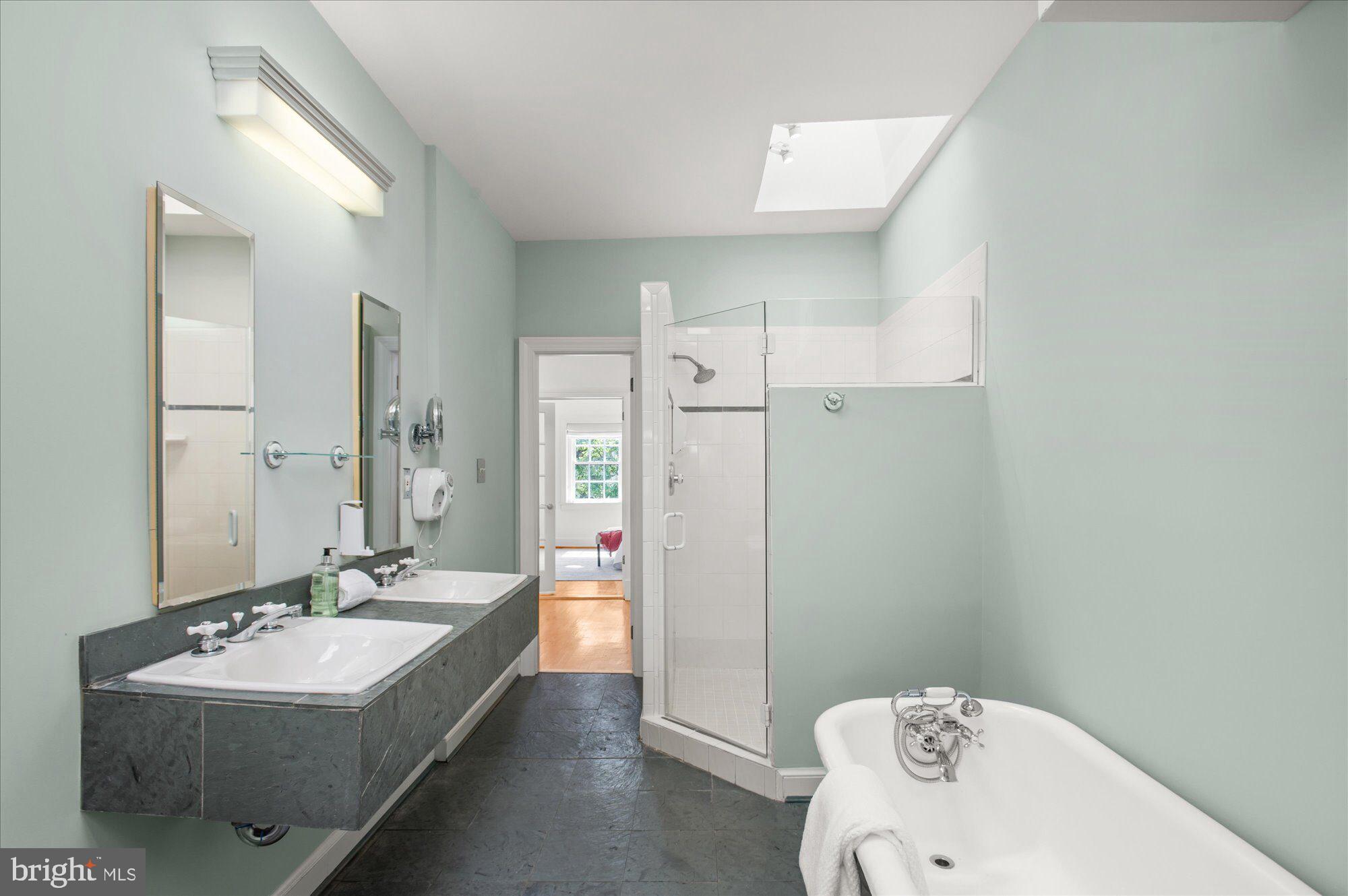 Real estate listing preview #18