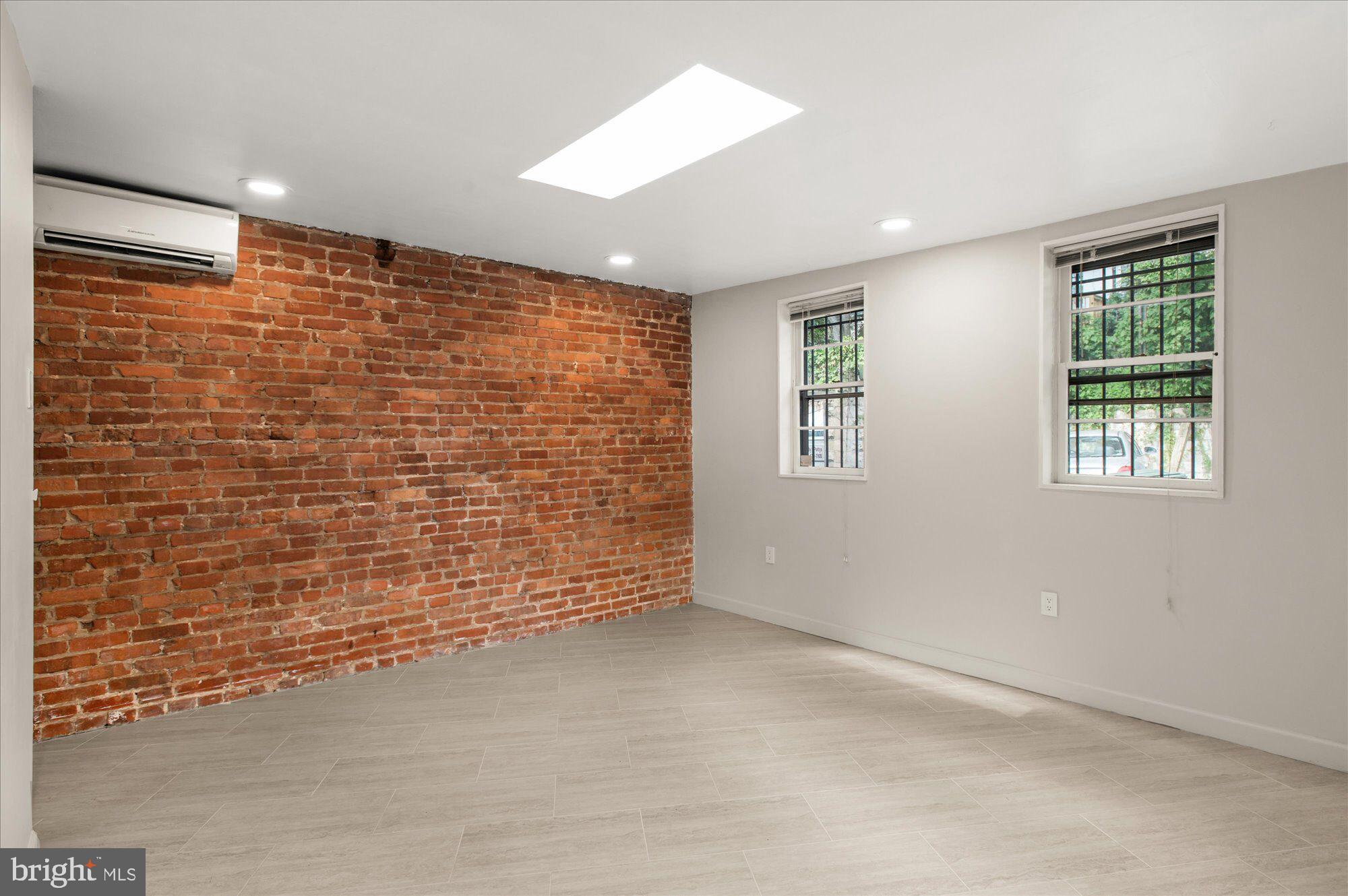 Real estate listing preview #24