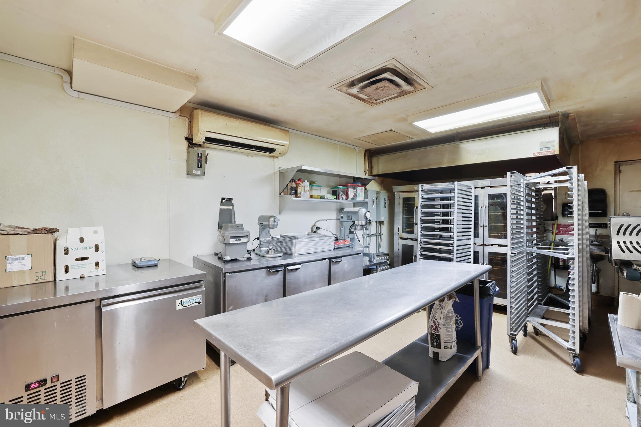 Real estate listing preview #14