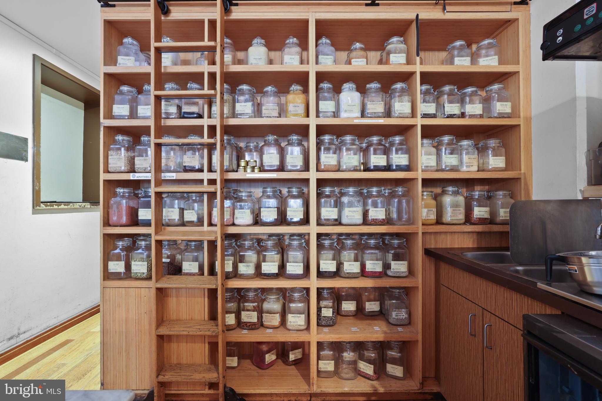 Real estate listing preview #12