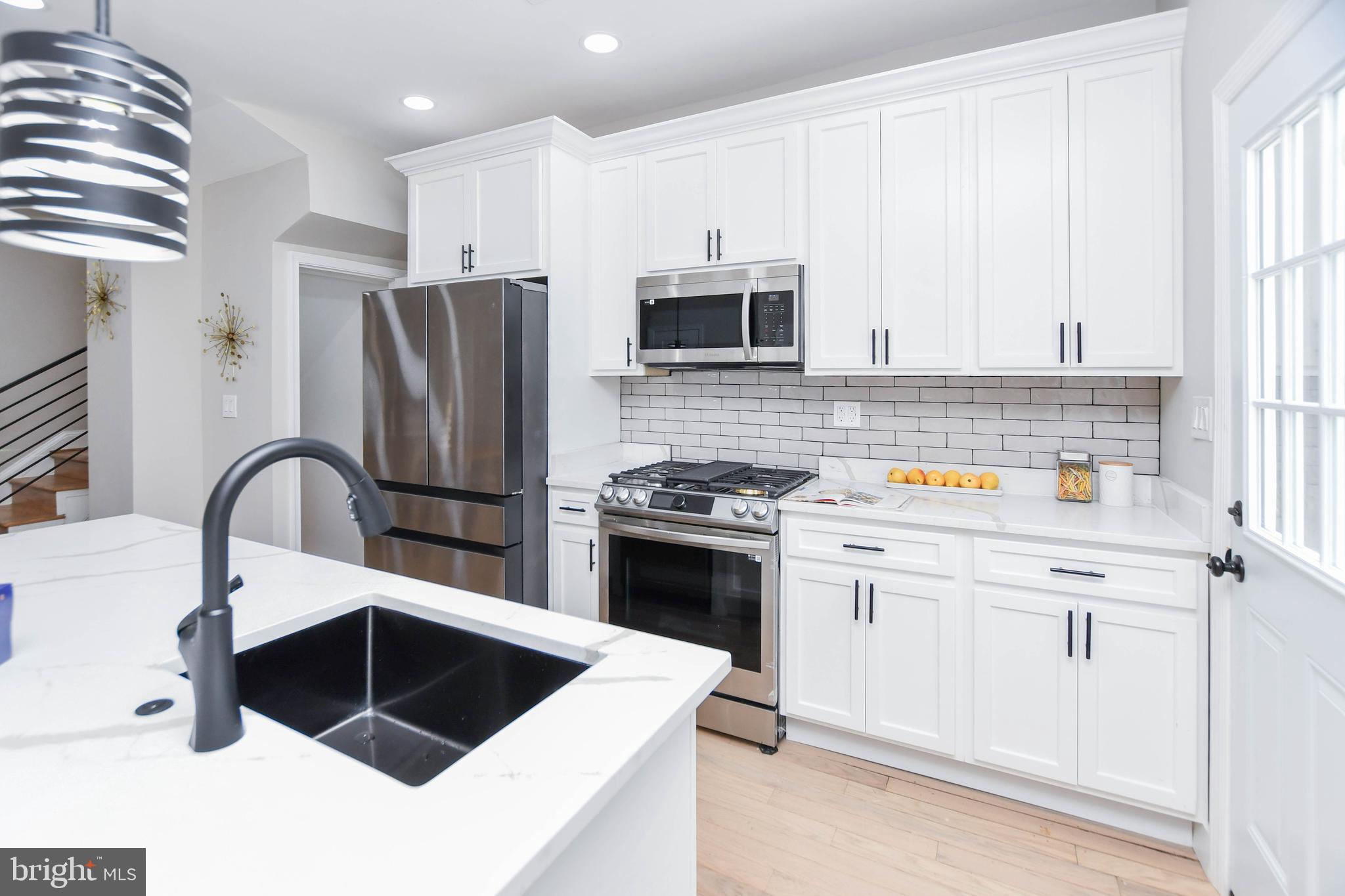 Real estate listing preview #8