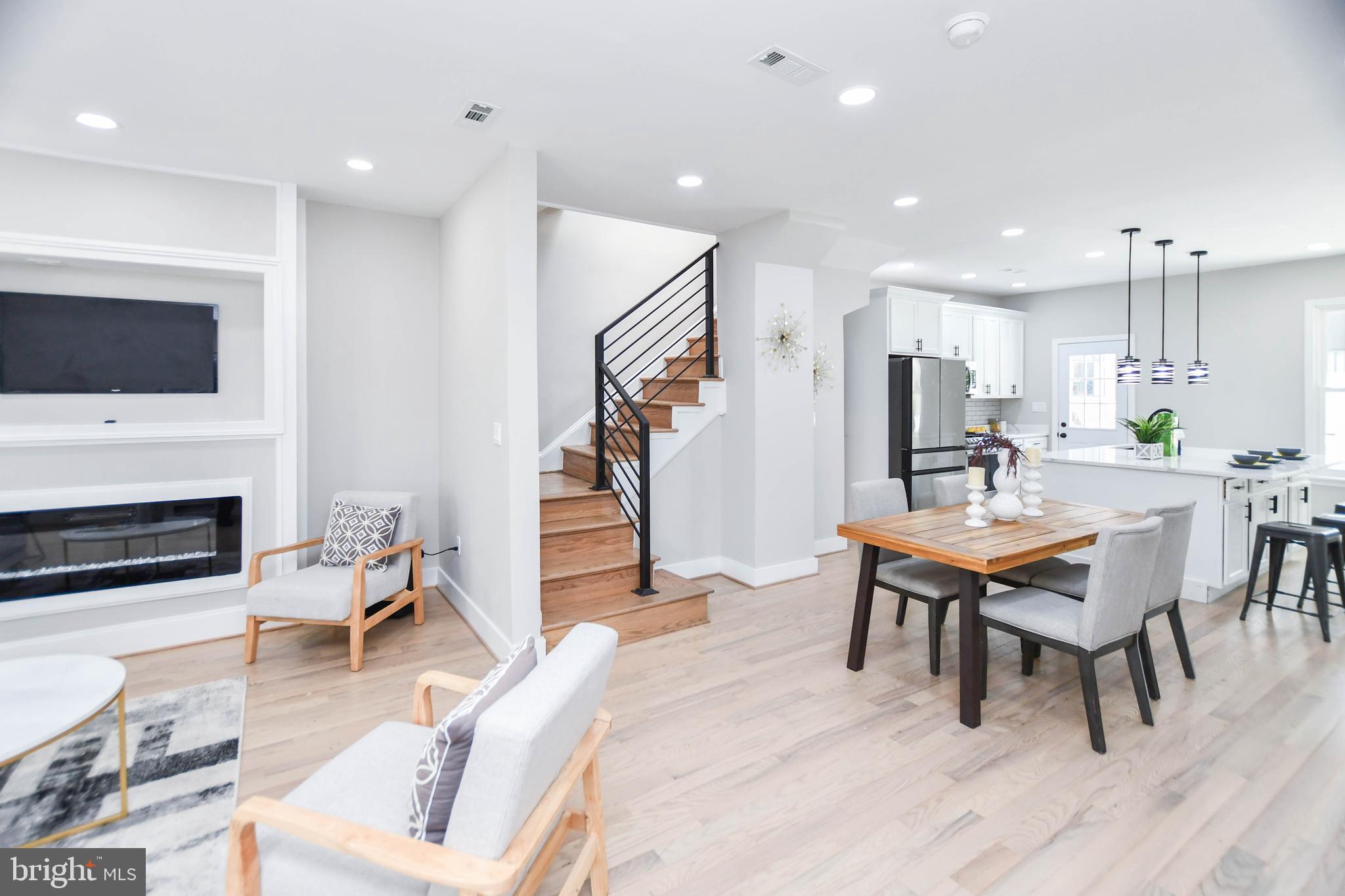 Real estate listing preview #15