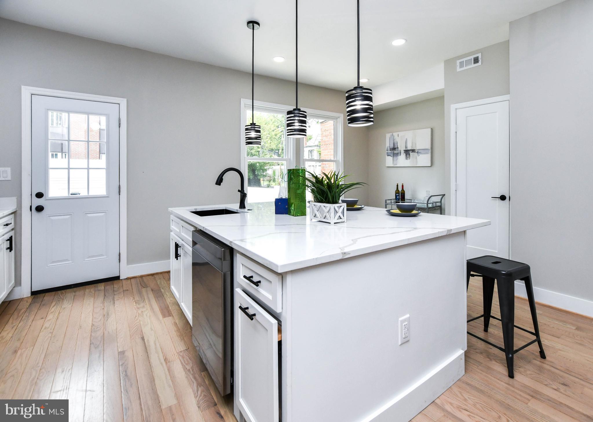 Real estate listing preview #3