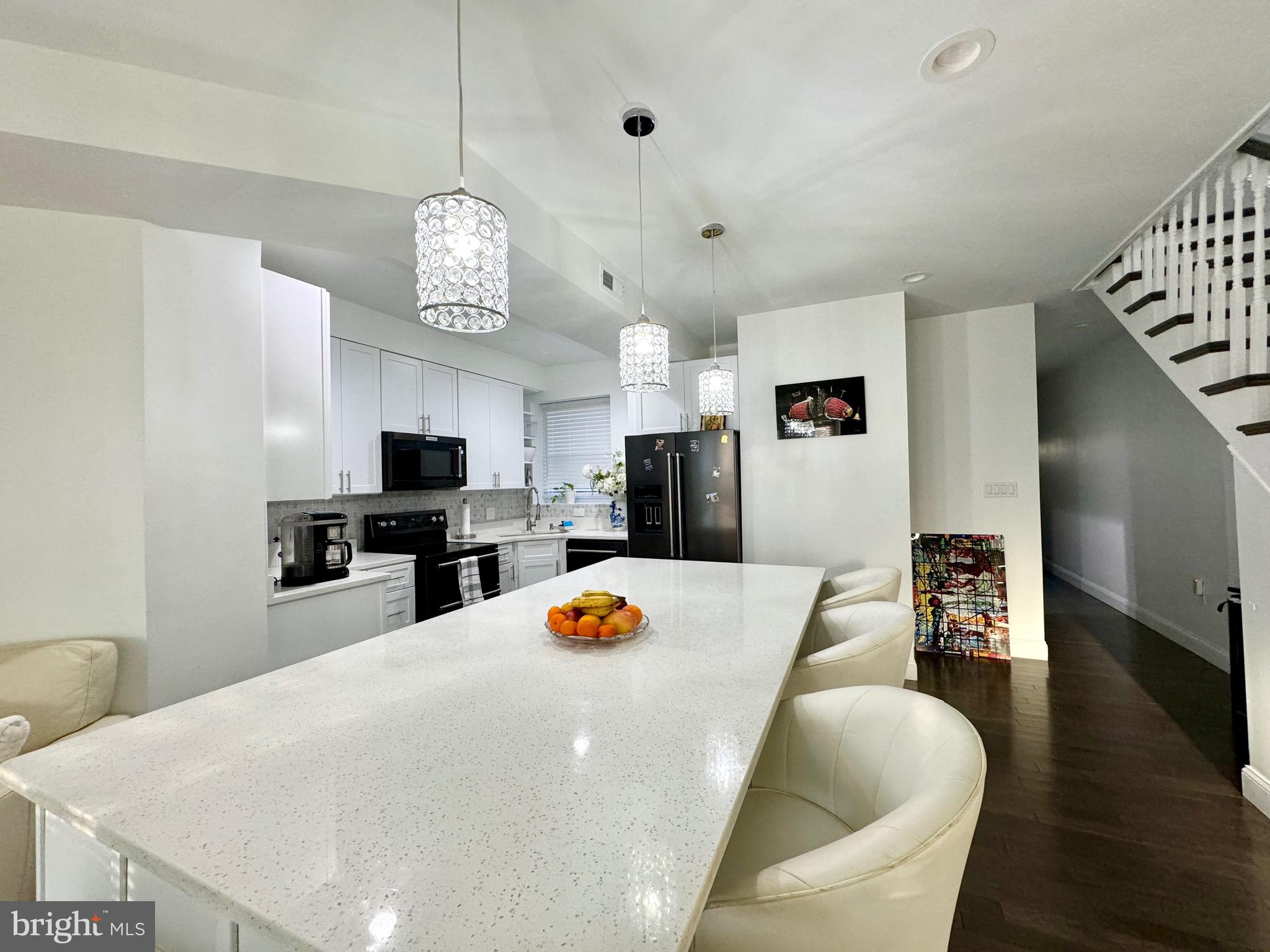 Real estate listing preview #6