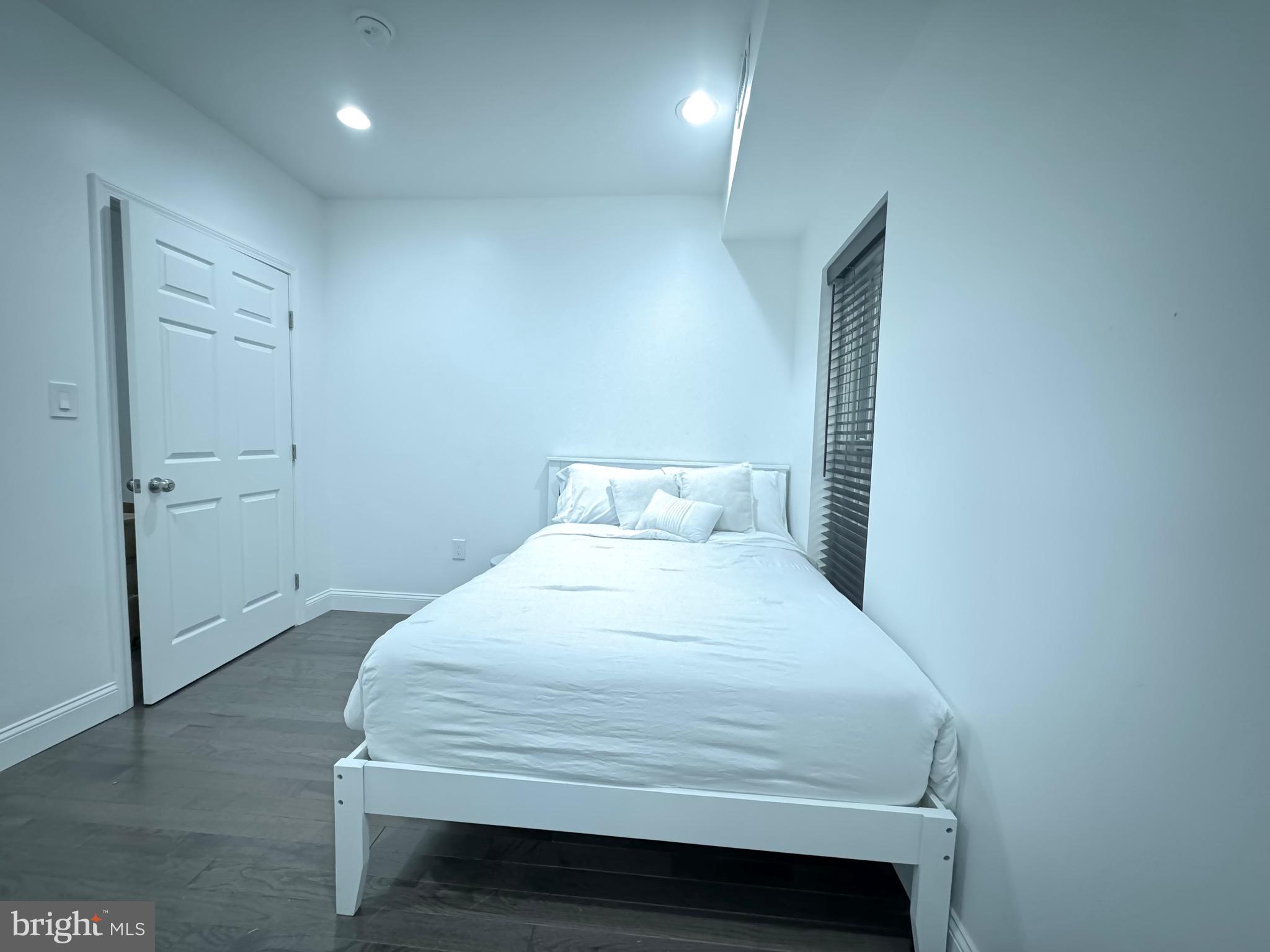 Real estate listing preview #11