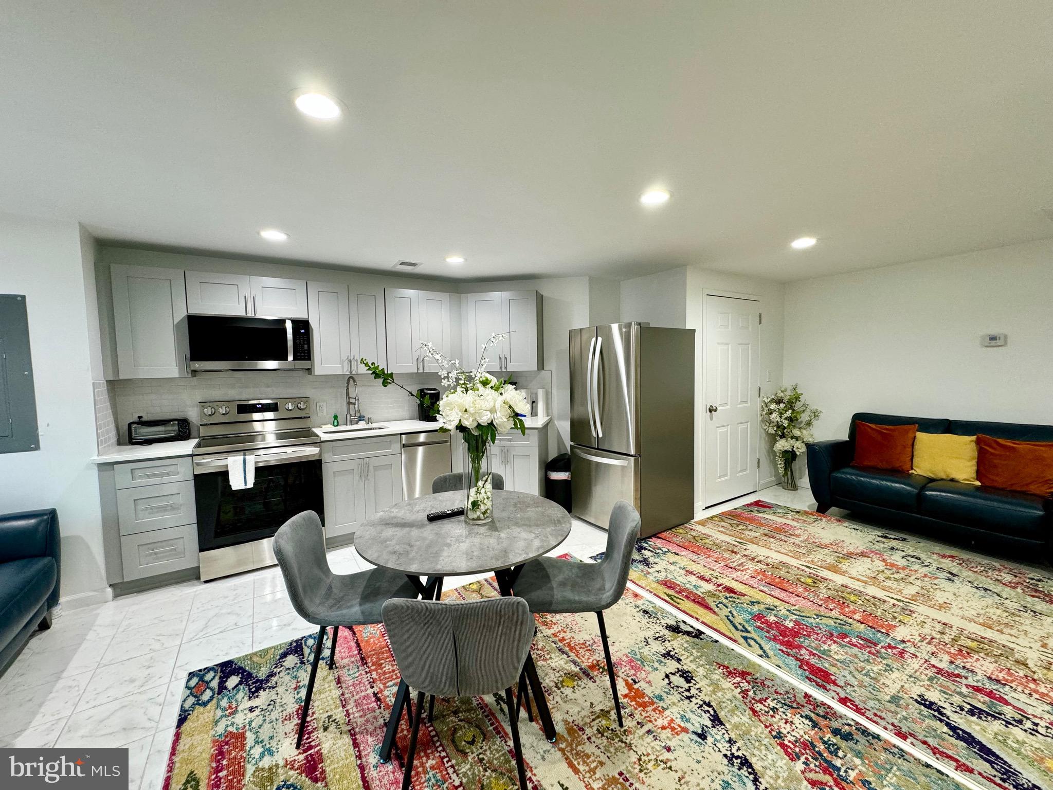 Real estate listing preview #24