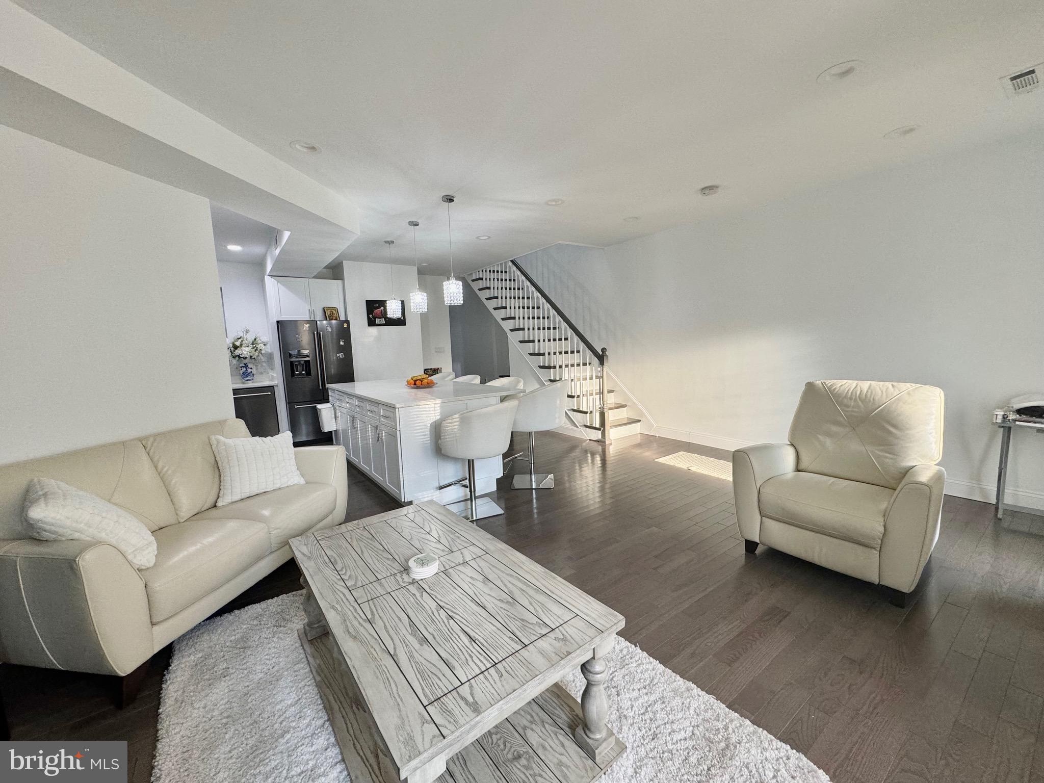 Real estate listing preview #3