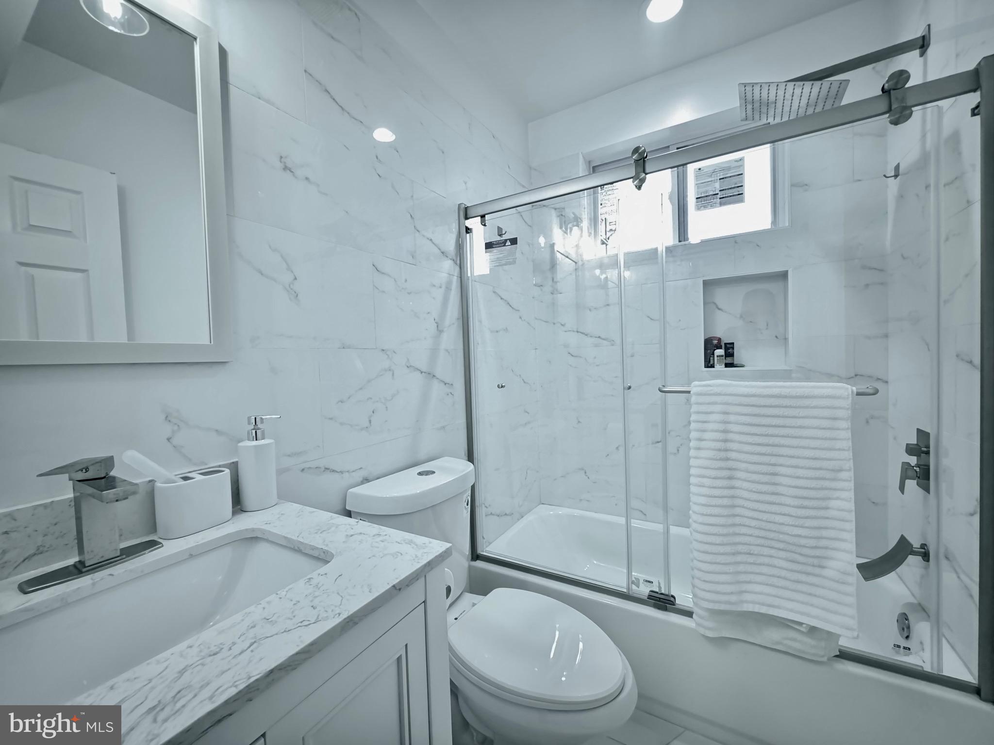 Real estate listing preview #12