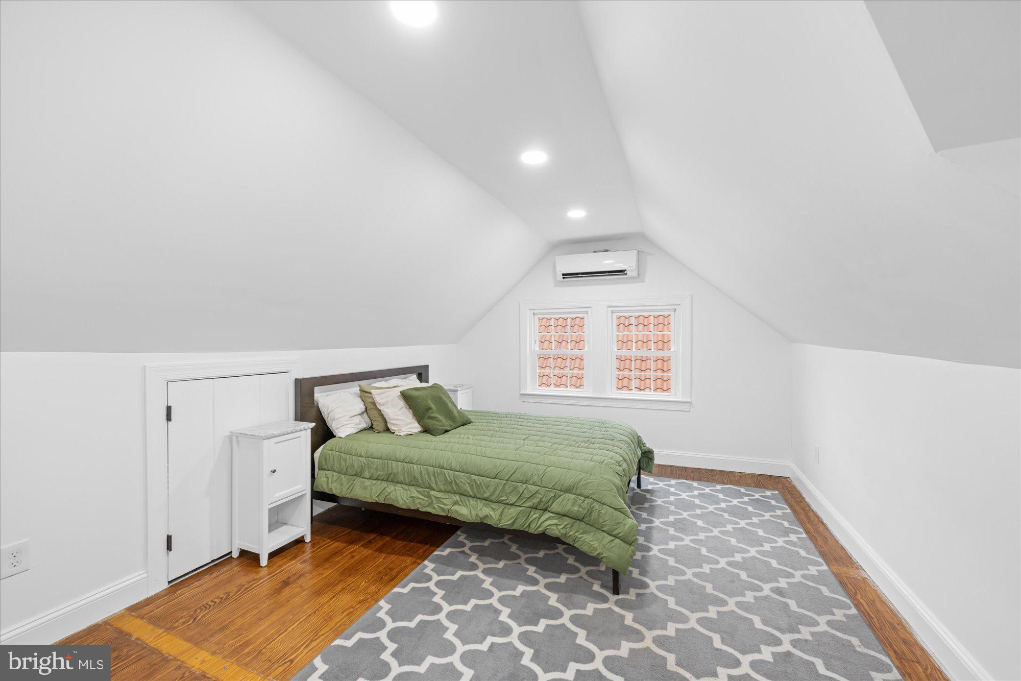 Real estate listing preview #35