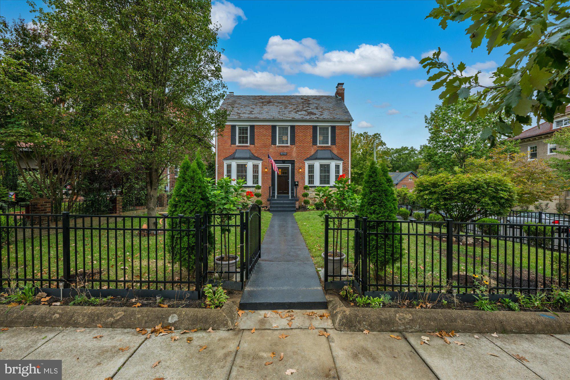 Real estate listing preview #2