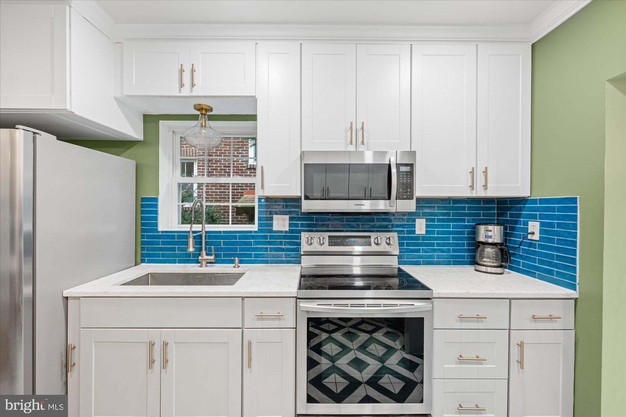 Real estate listing preview #18