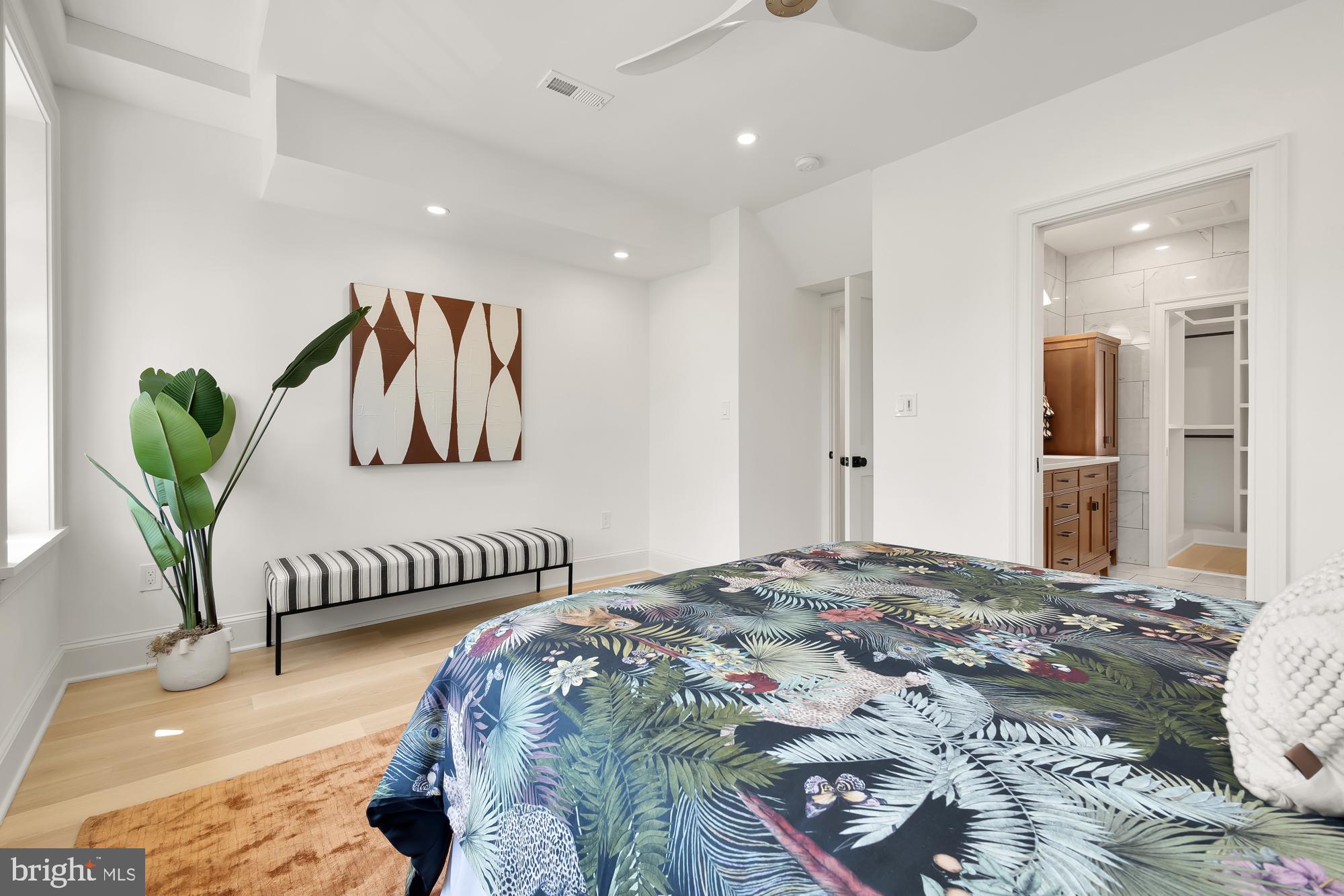 Real estate listing preview #15