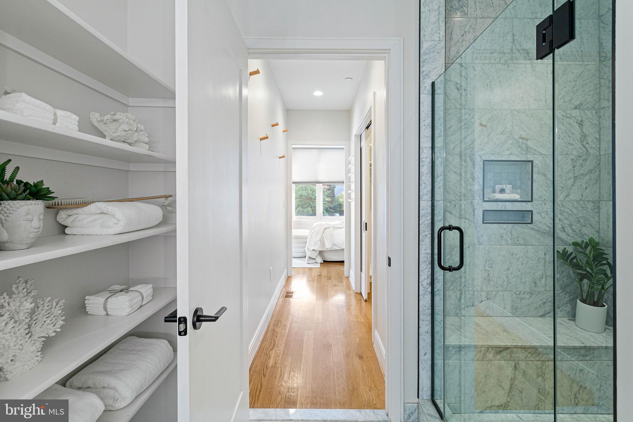 Real estate listing preview #24