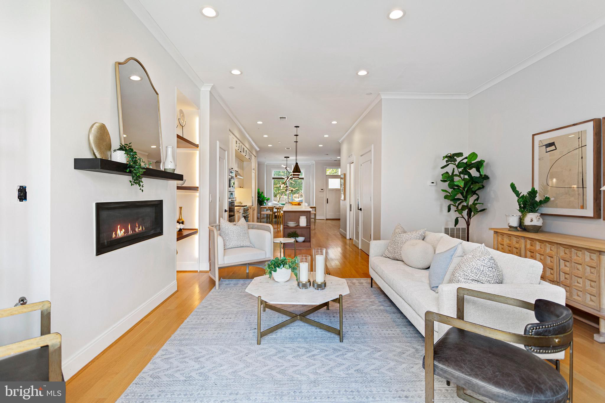 Real estate listing preview #8