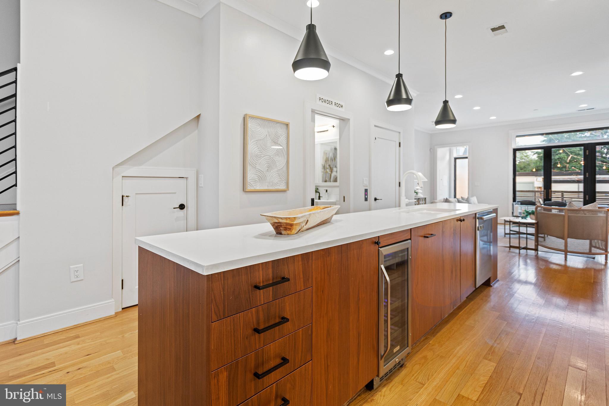 Real estate listing preview #12