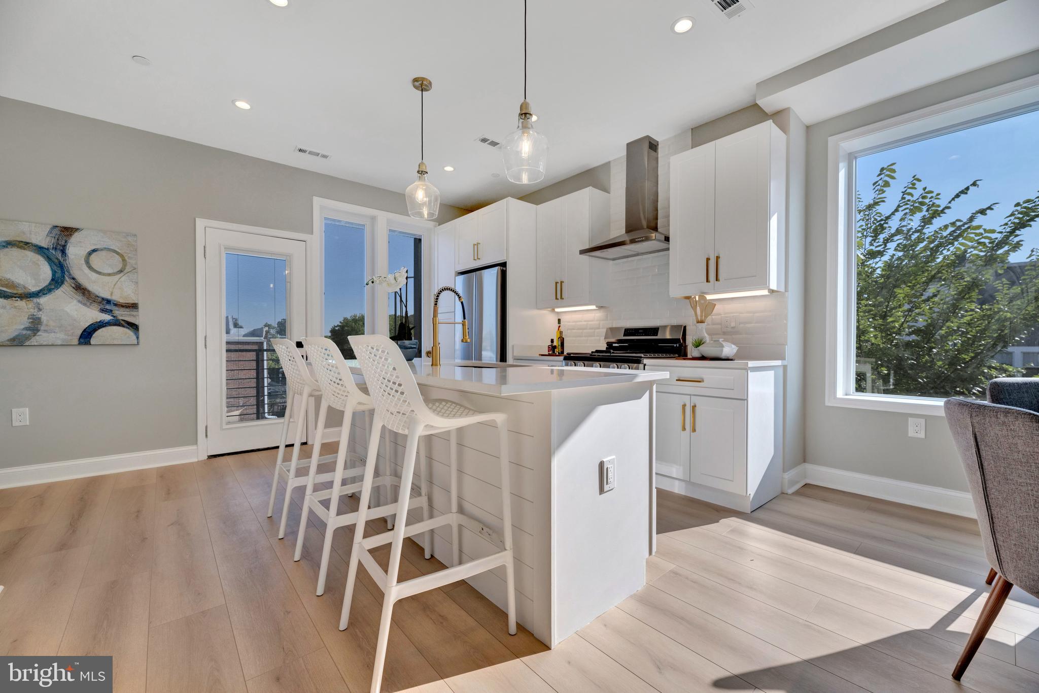 Real estate listing preview #12