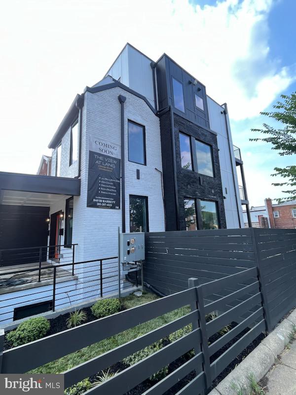 Real estate listing preview #3