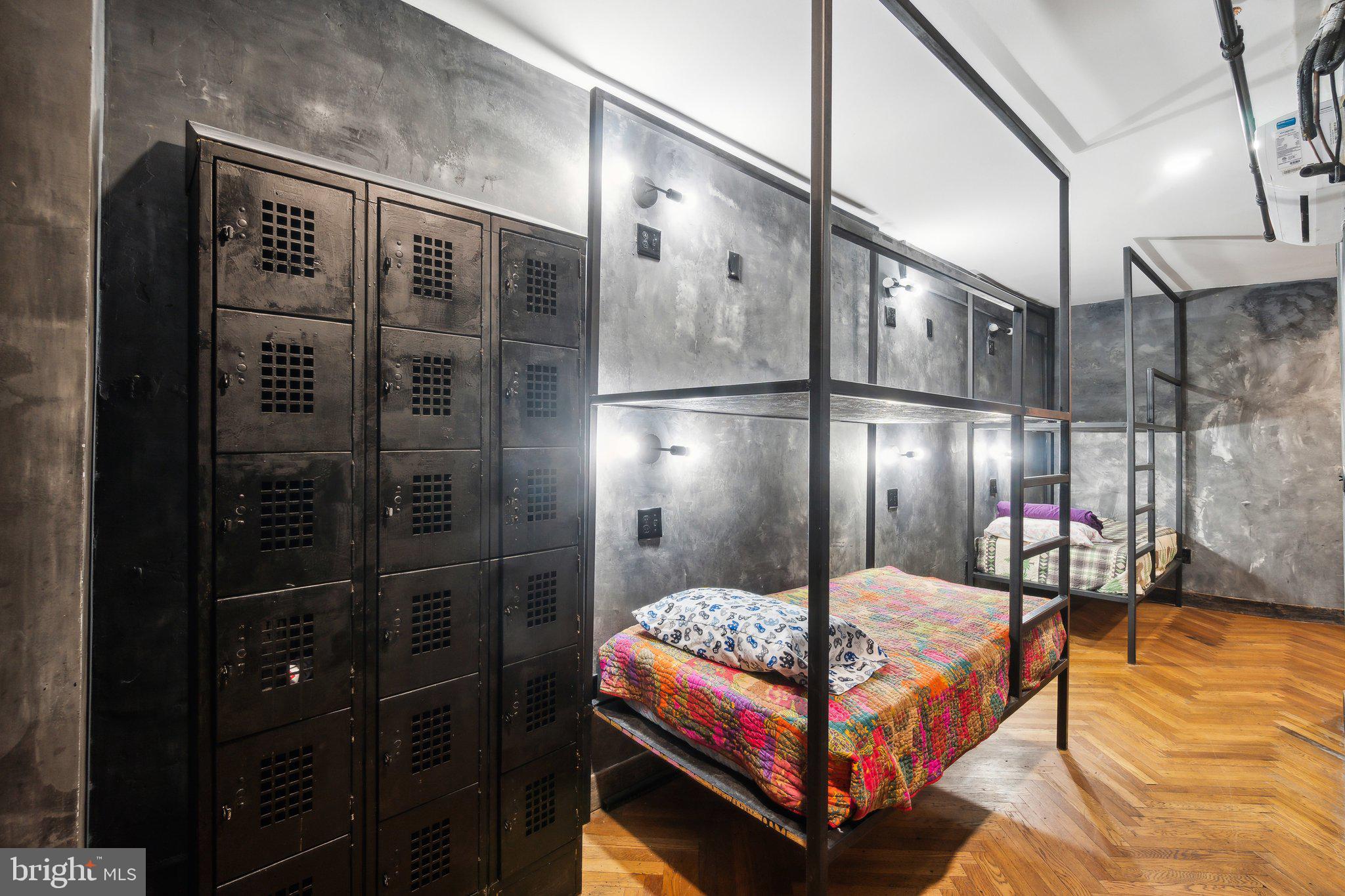 Real estate listing preview #14