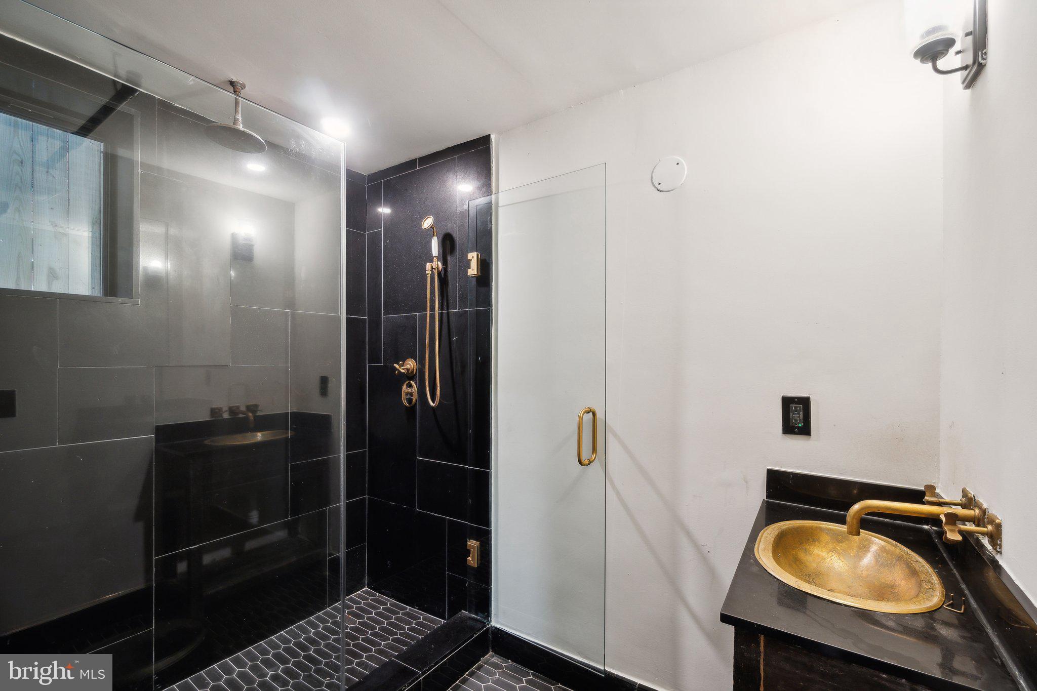 Real estate listing preview #25