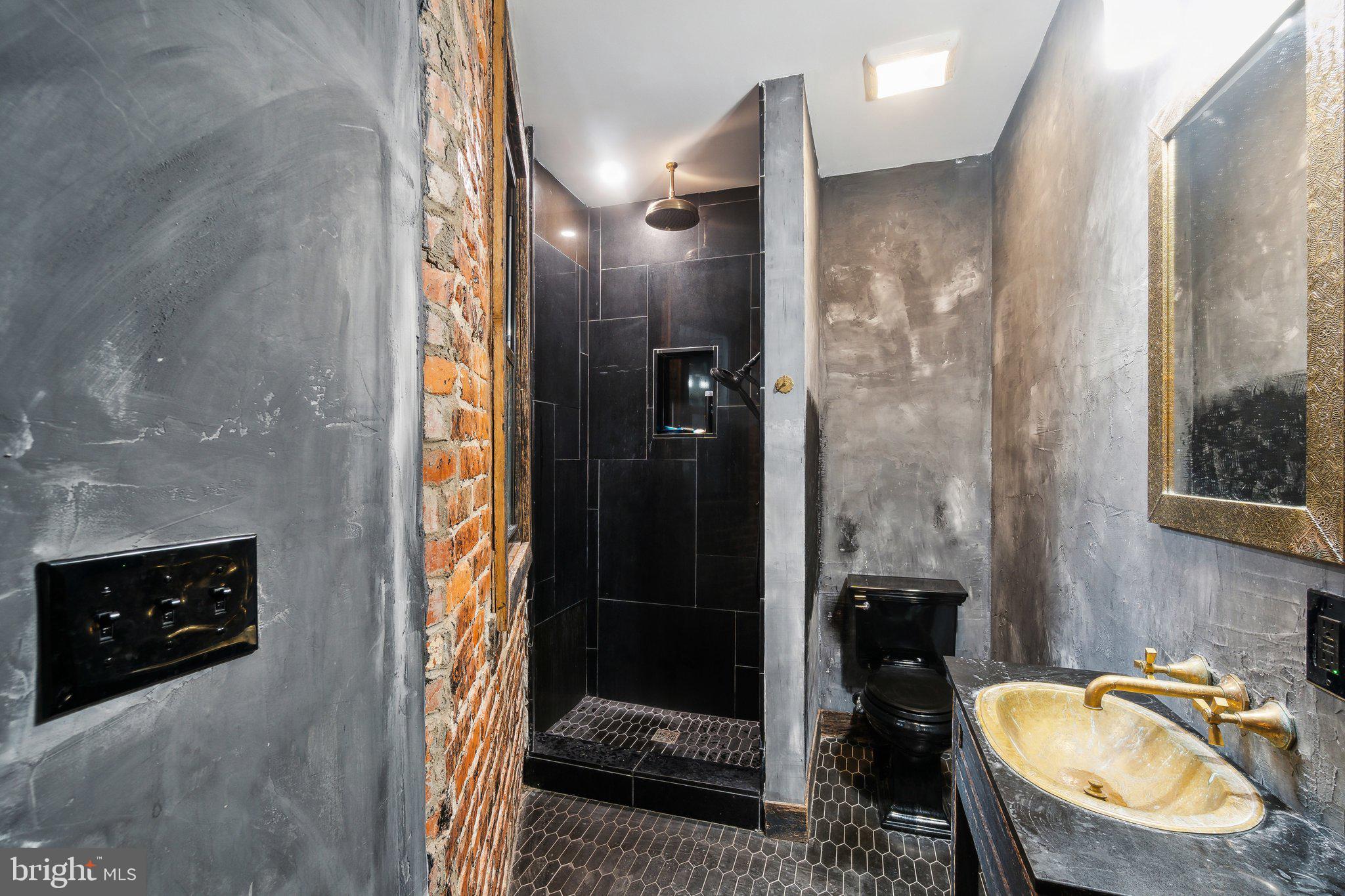 Real estate listing preview #10