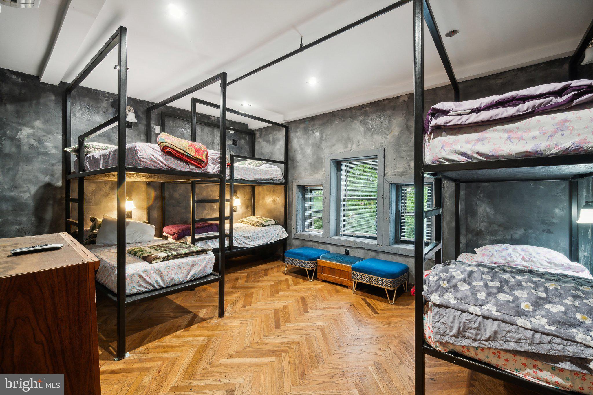 Real estate listing preview #16