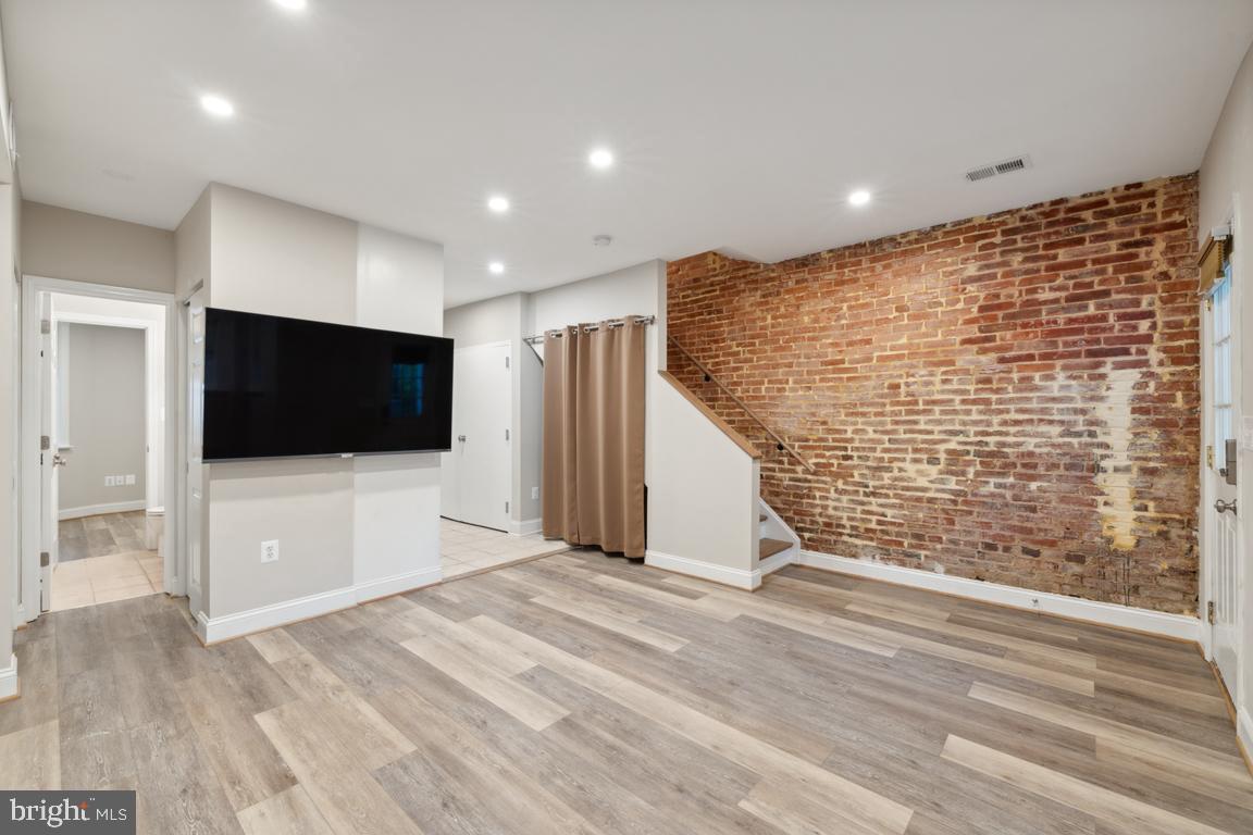 Real estate listing preview #30