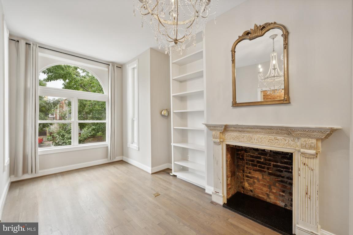 Real estate listing preview #6