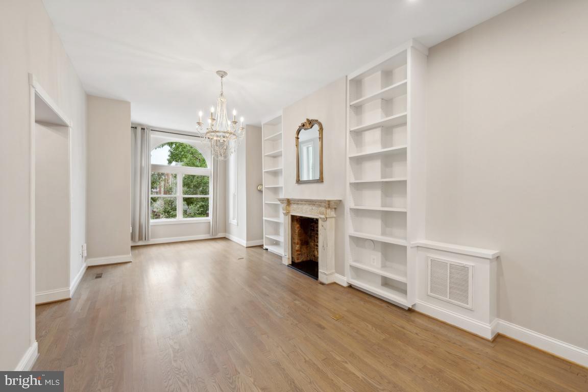 Real estate listing preview #7