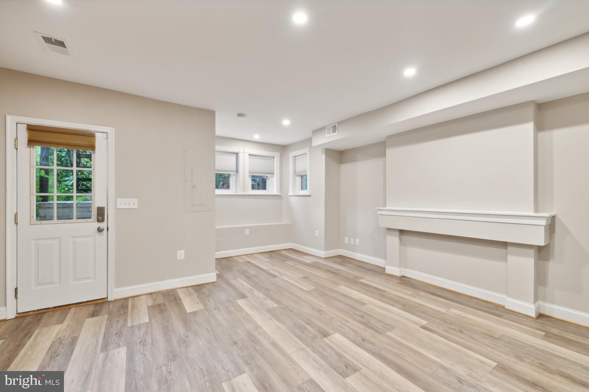 Real estate listing preview #32