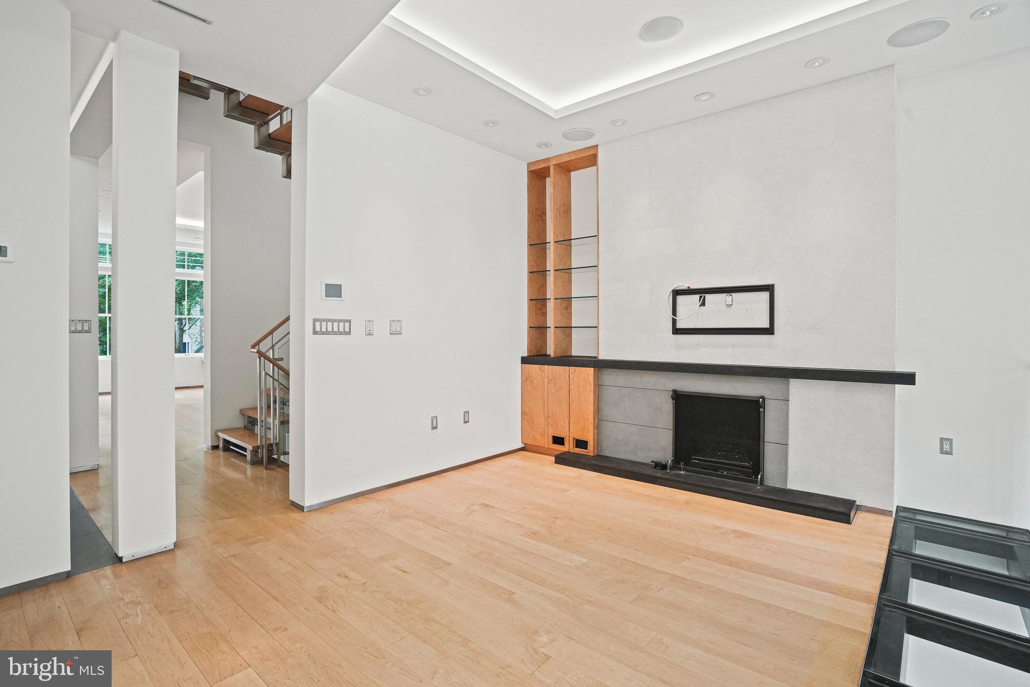 Real estate listing preview #18