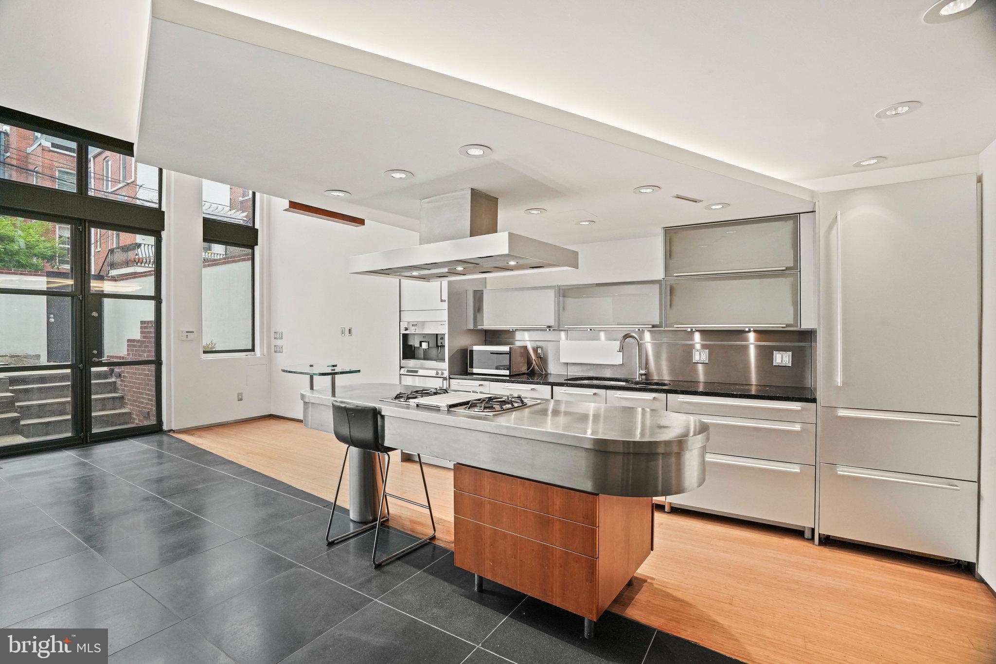 Real estate listing preview #8