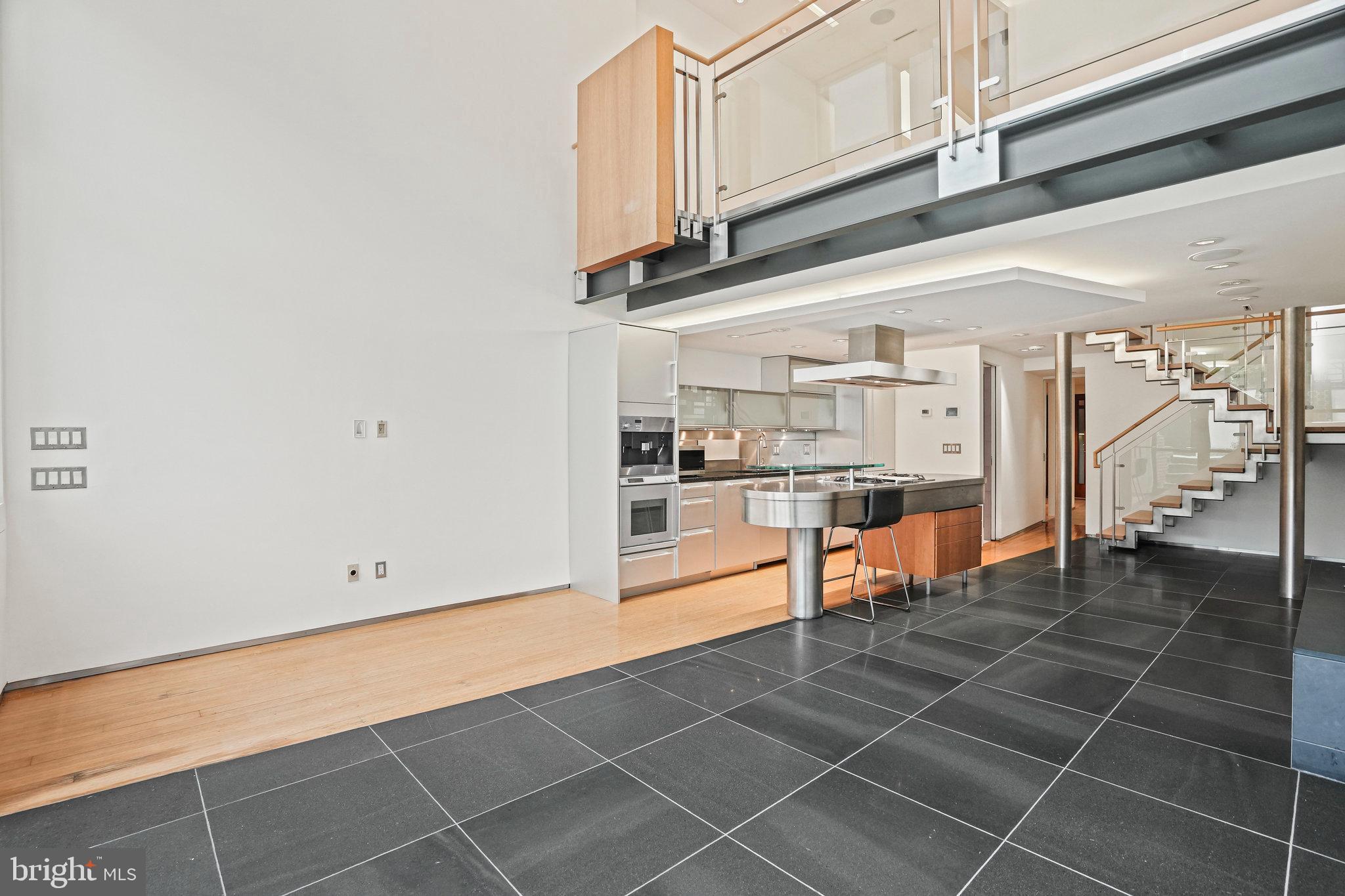 Real estate listing preview #14