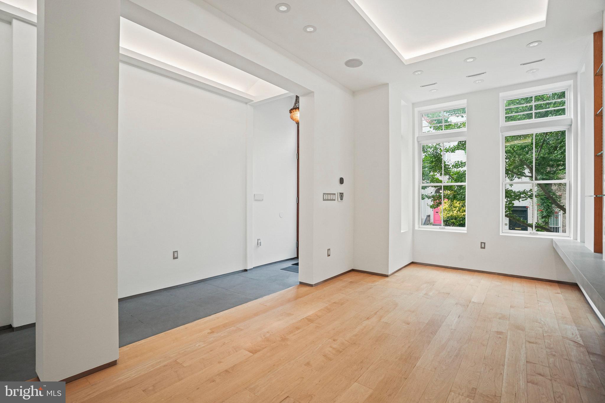 Real estate listing preview #6