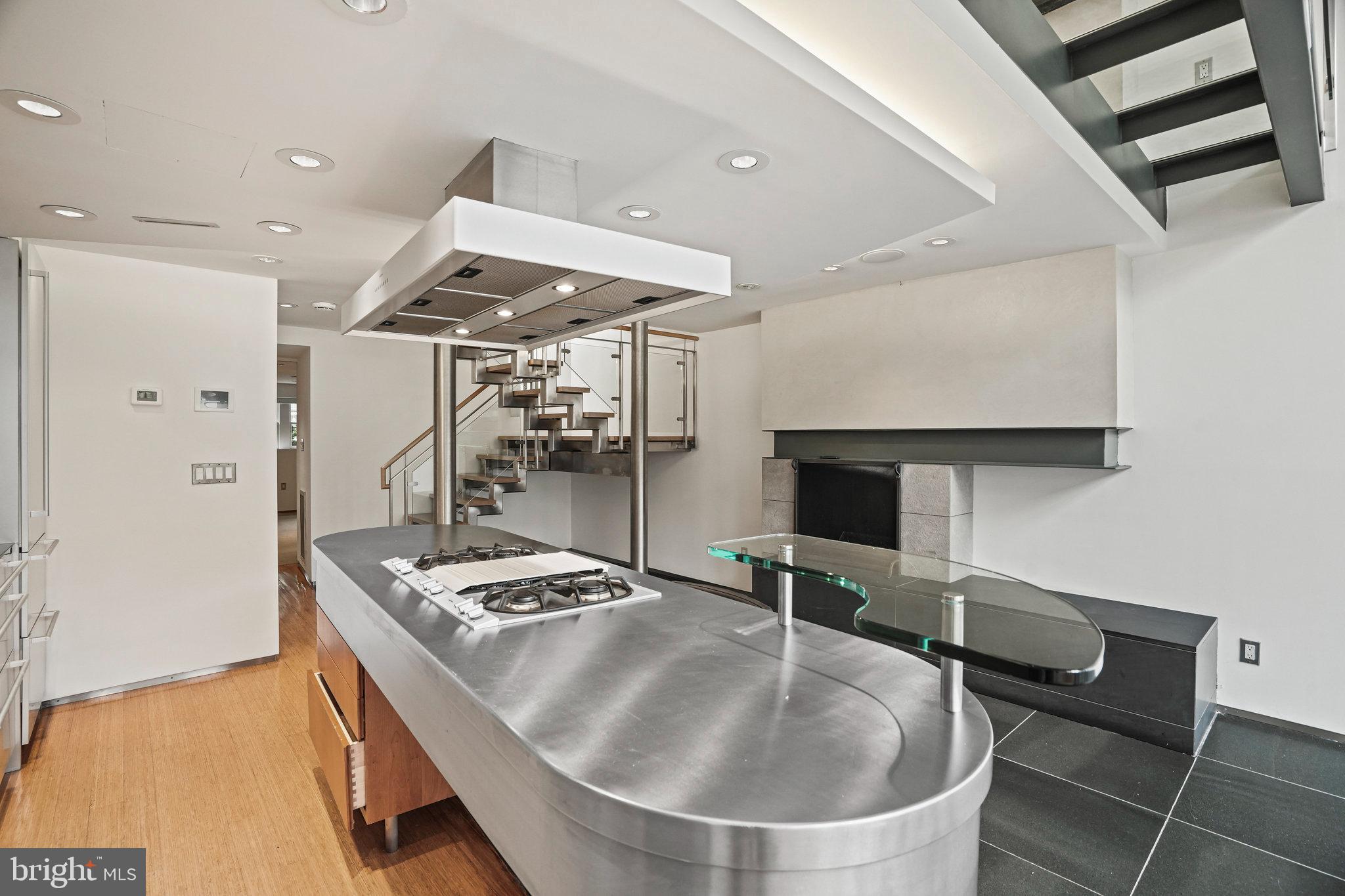 Real estate listing preview #11