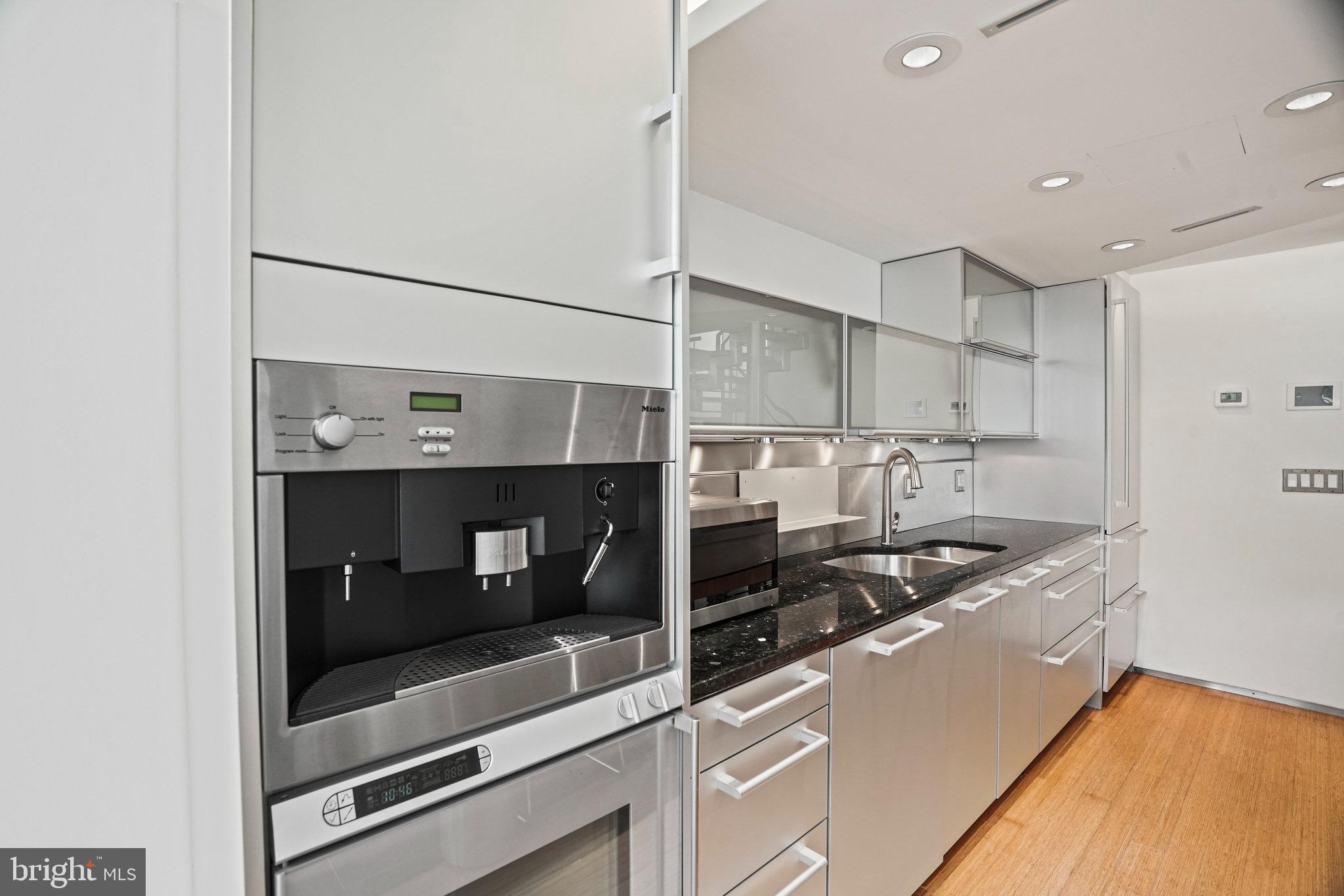 Real estate listing preview #12