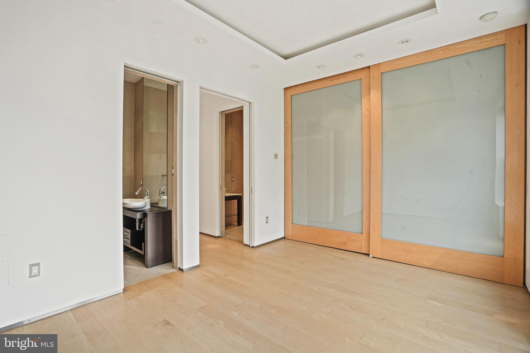 Real estate listing preview #24