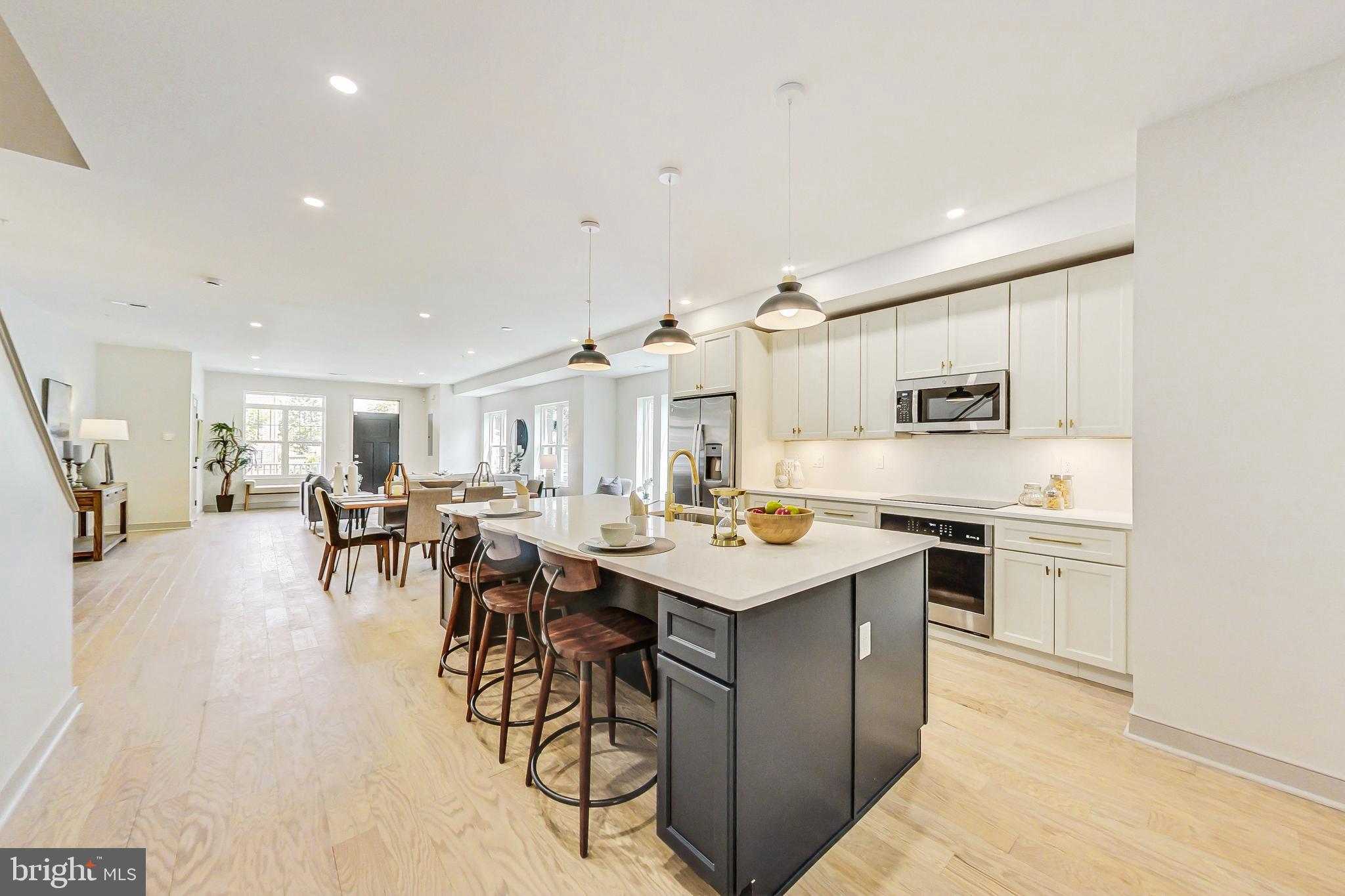 Real estate listing preview #12