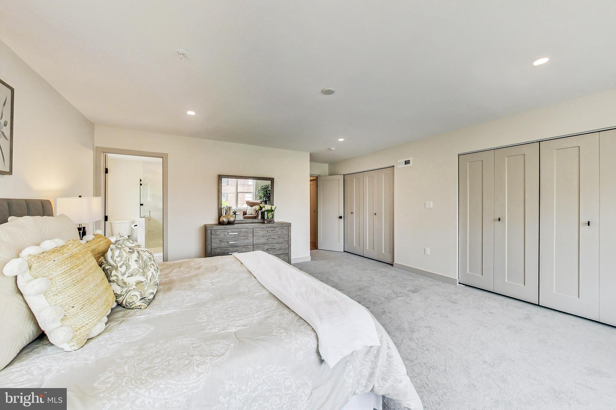 Real estate listing preview #16