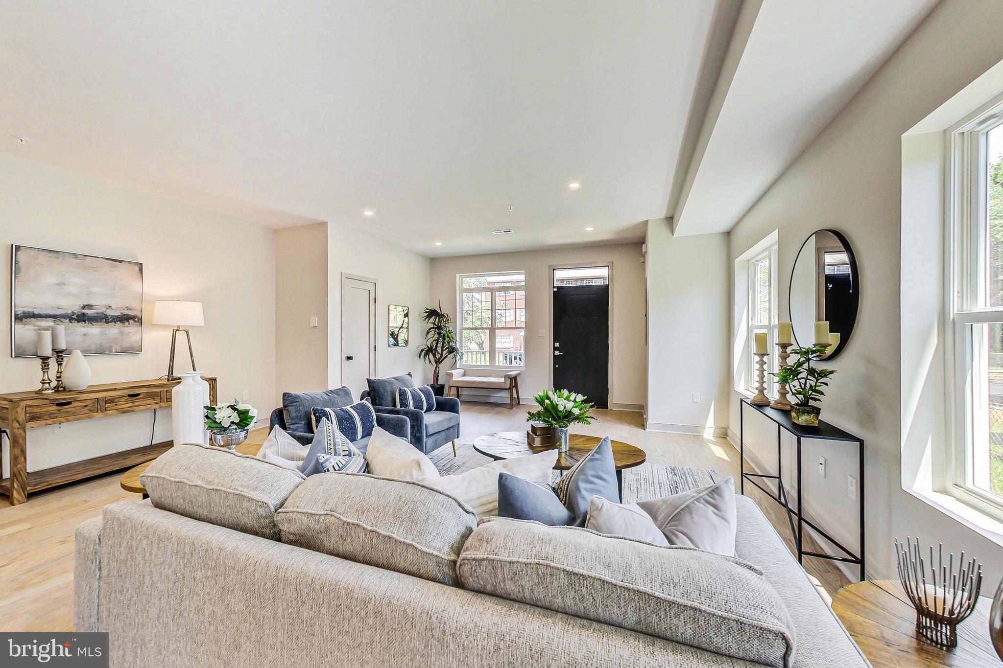 Real estate listing preview #2