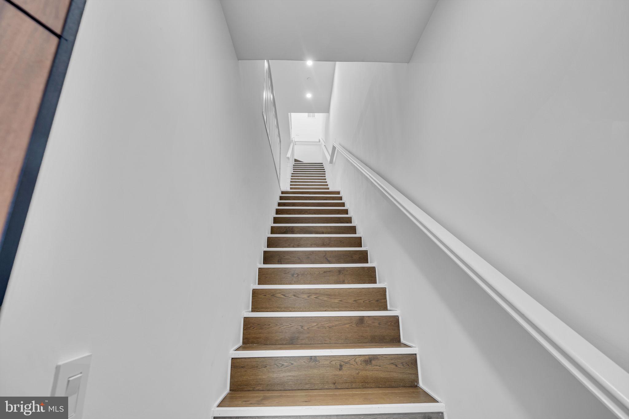 Real estate listing preview #5