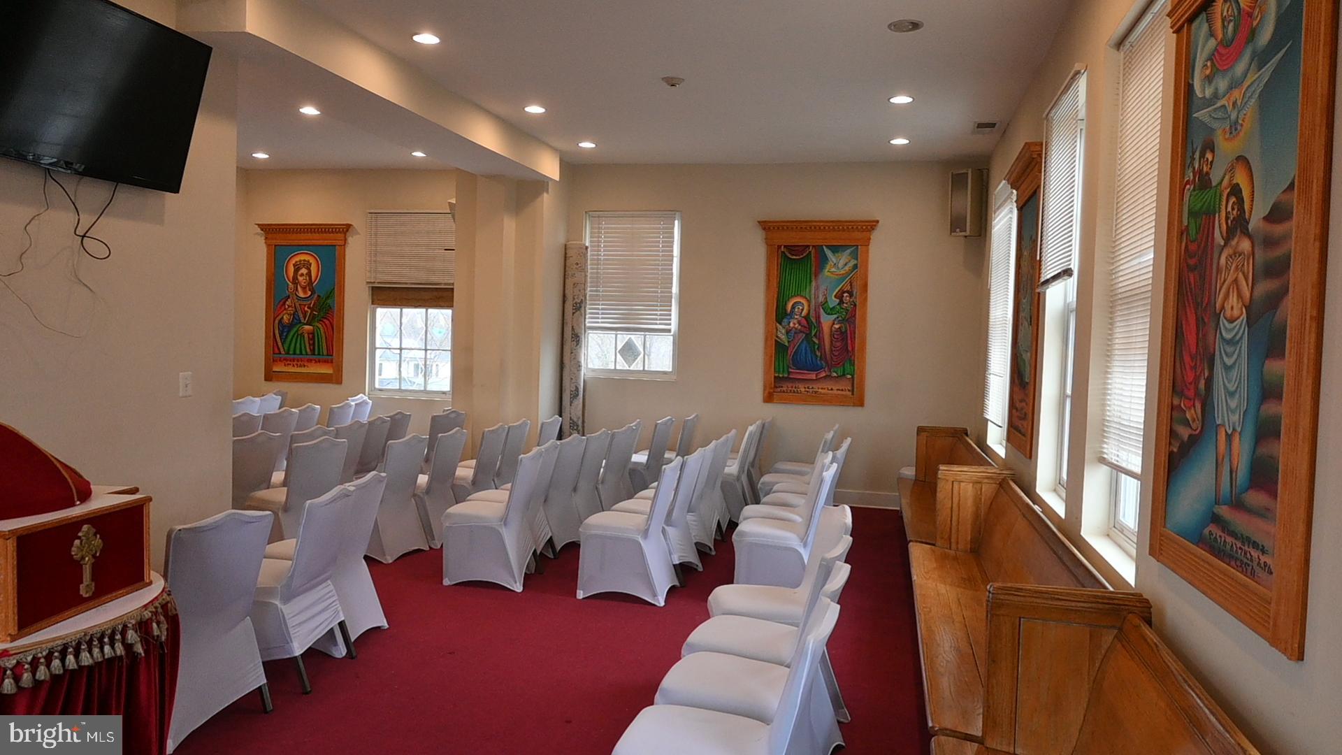 Real estate listing preview #8