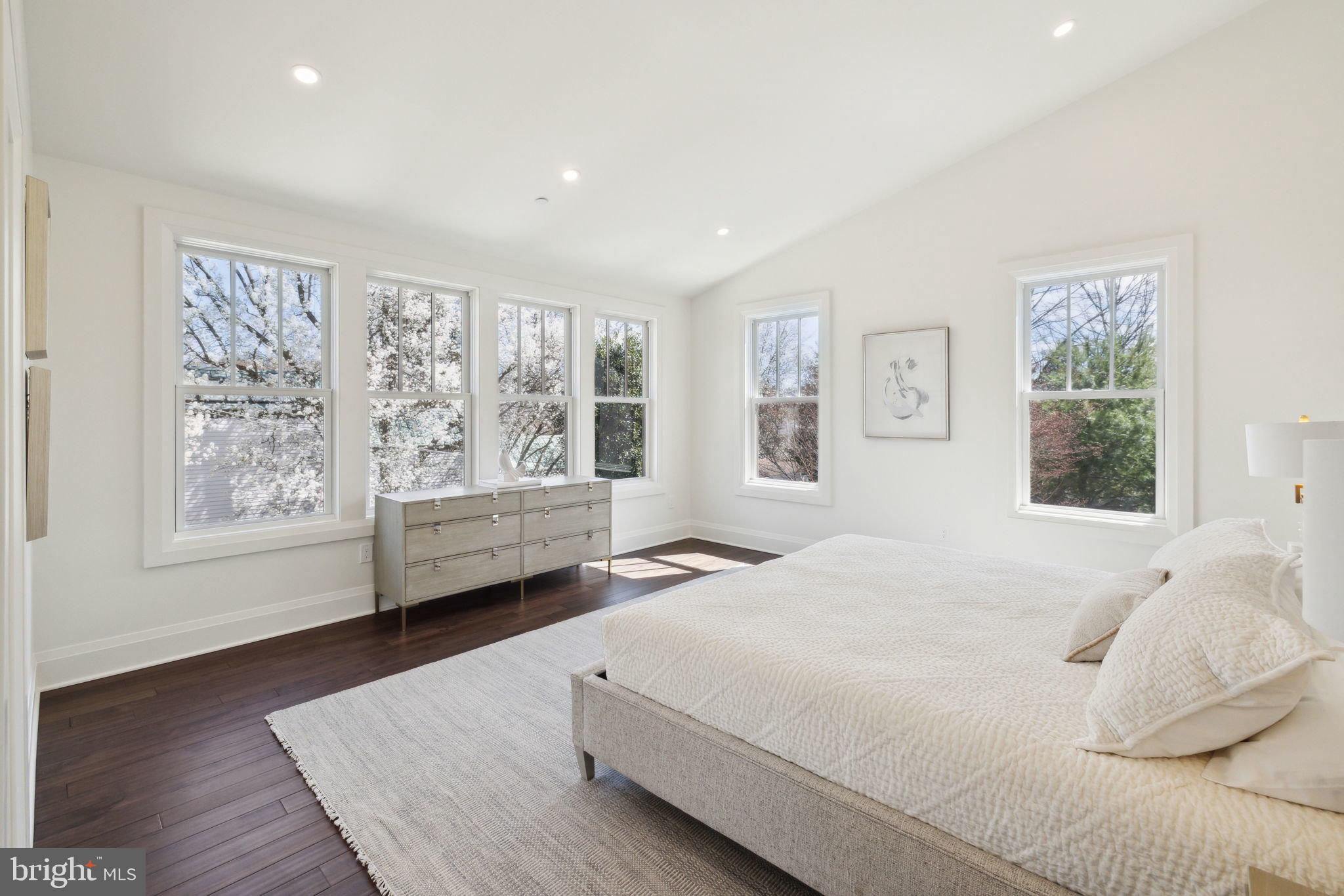 Real estate listing preview #17