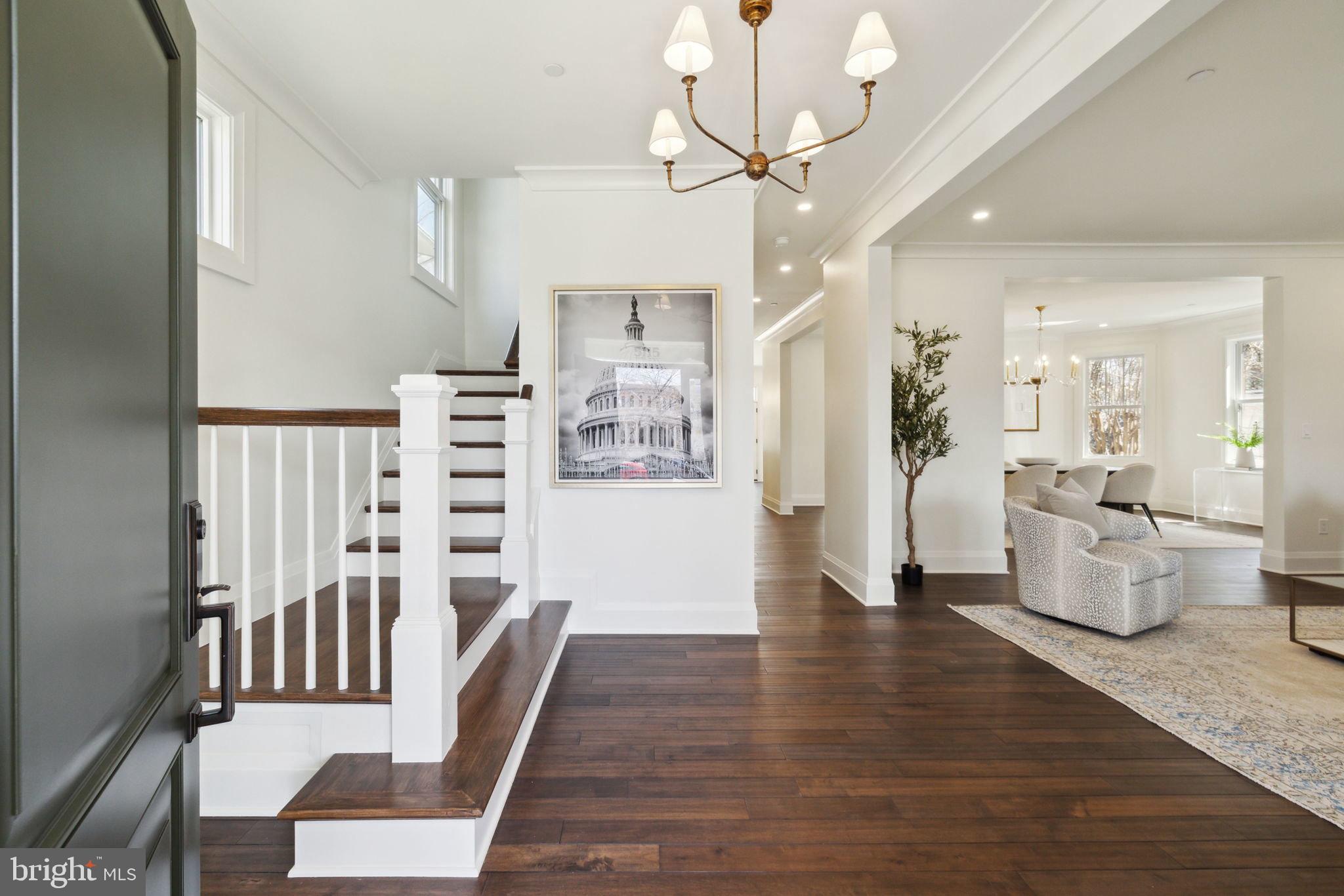 Real estate listing preview #5